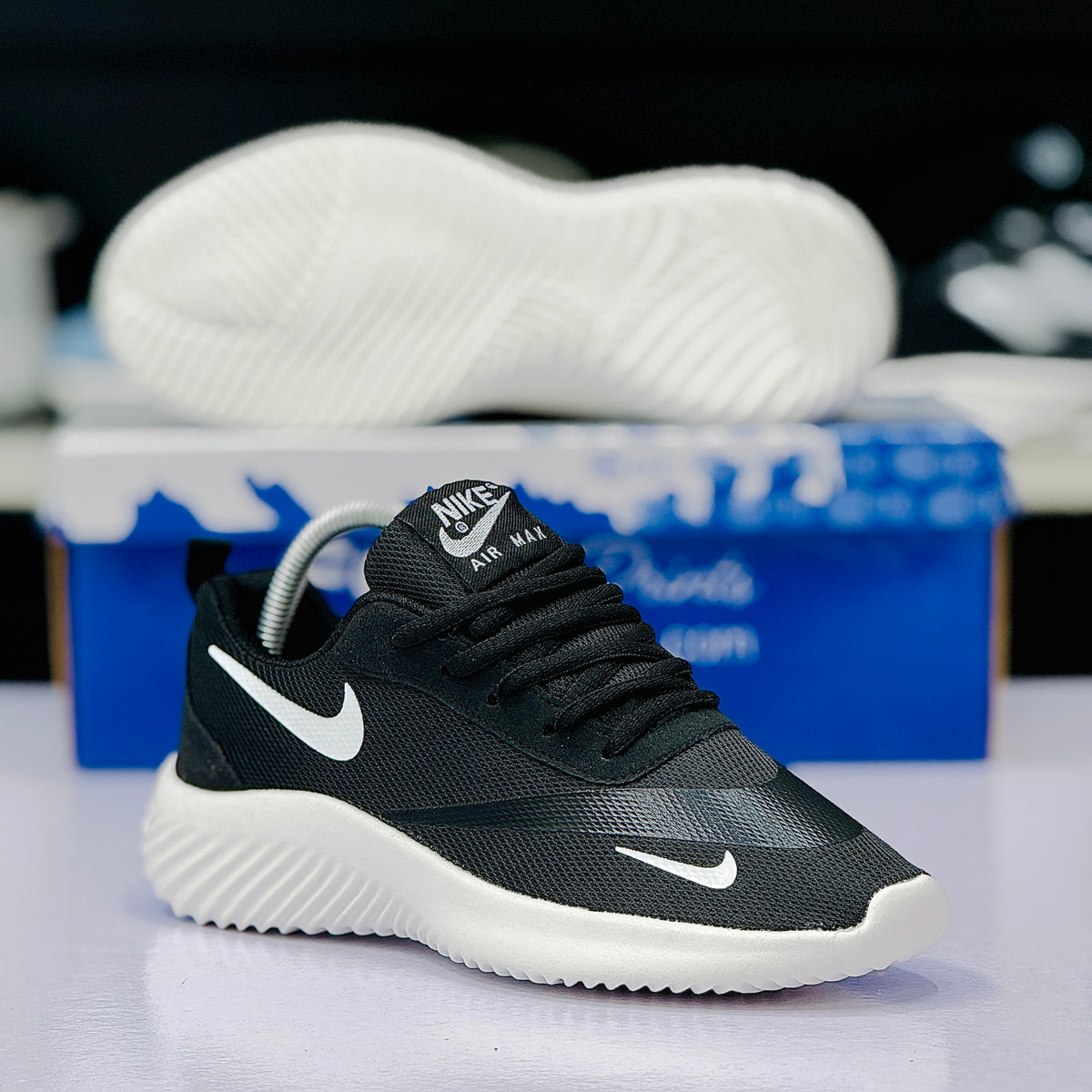 Model Code 307 – Running Sneaker