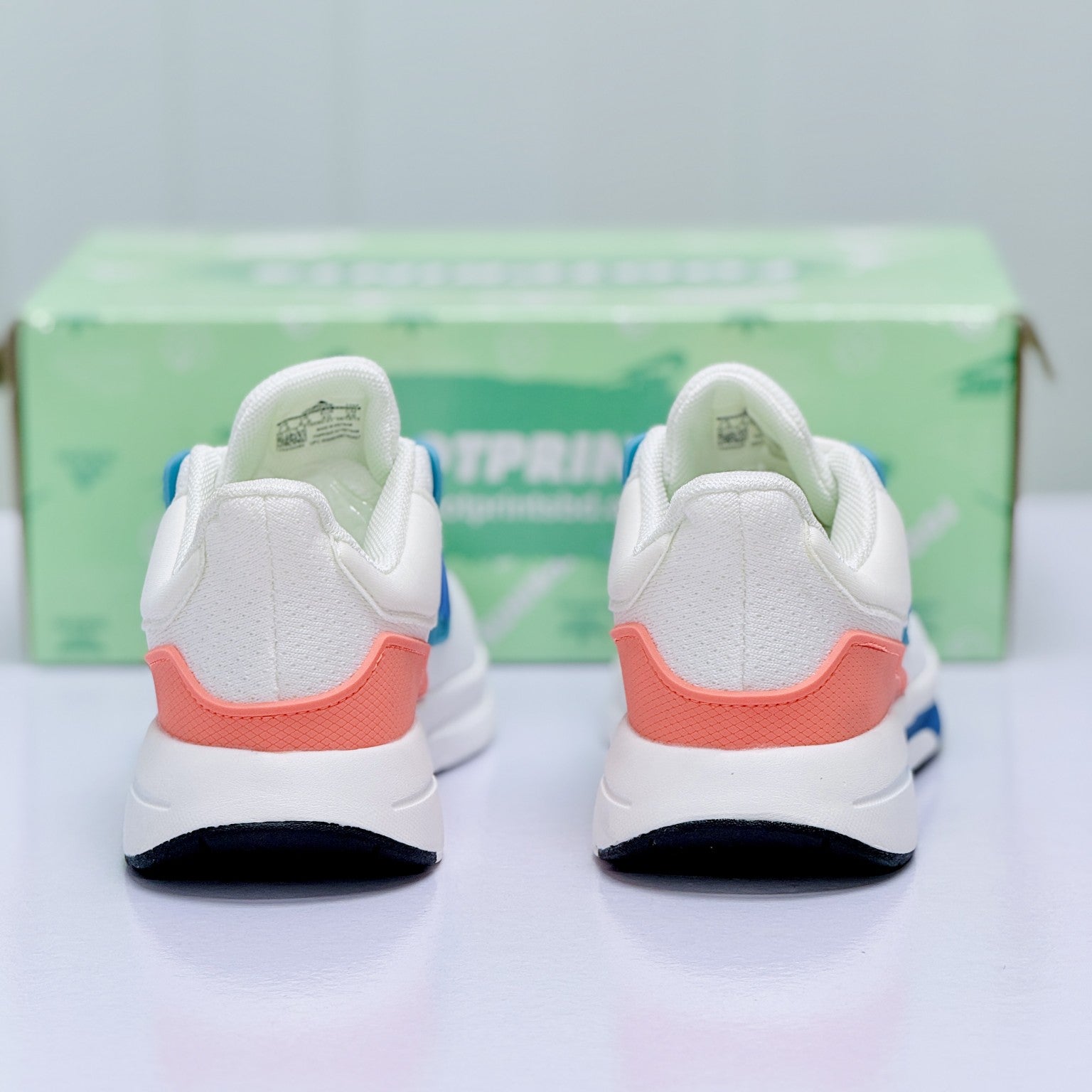 Model Code 328 – Running Sneaker