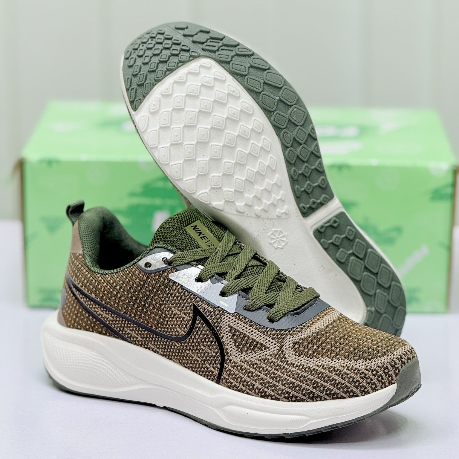 Model Code 432 – Running Sneaker