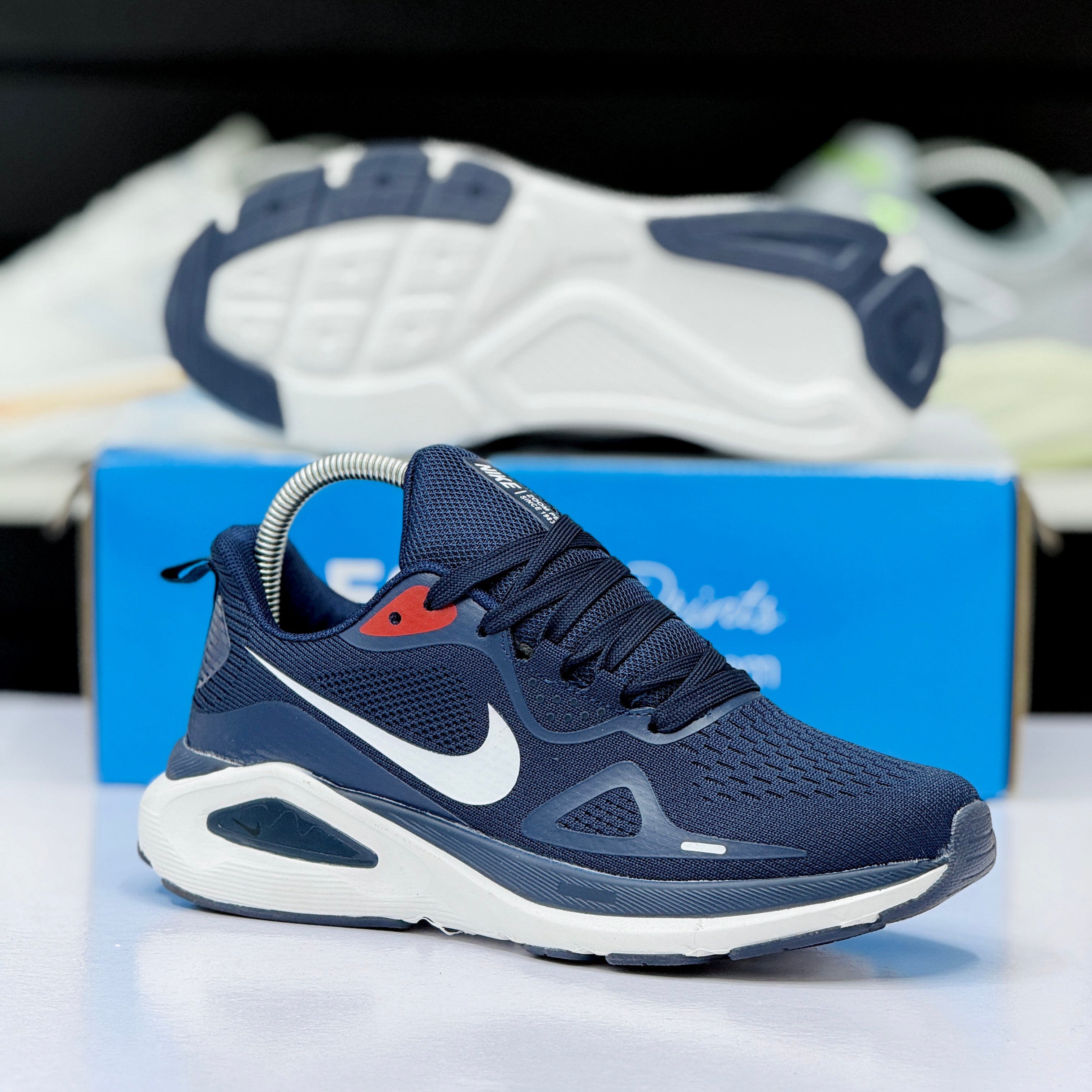 Model Code: 439 – Running Sneaker