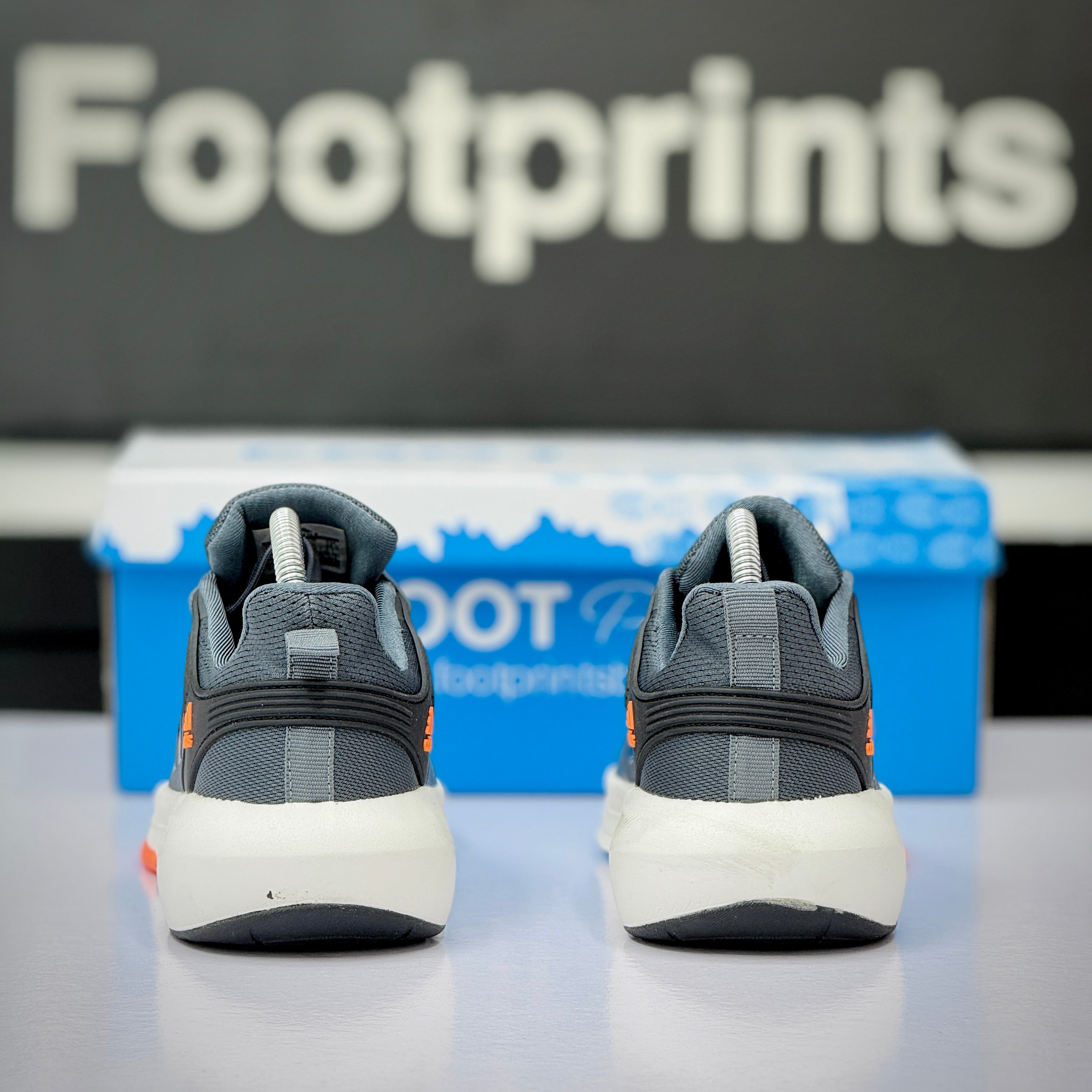 Model Code: 443 – Running Sneaker