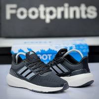 Model Code: 446 – Running Sneaker