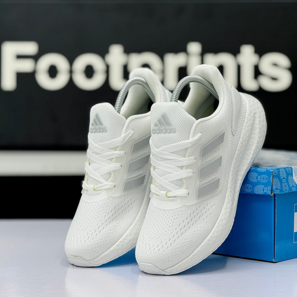 Model Code: 470 – Running Sneaker