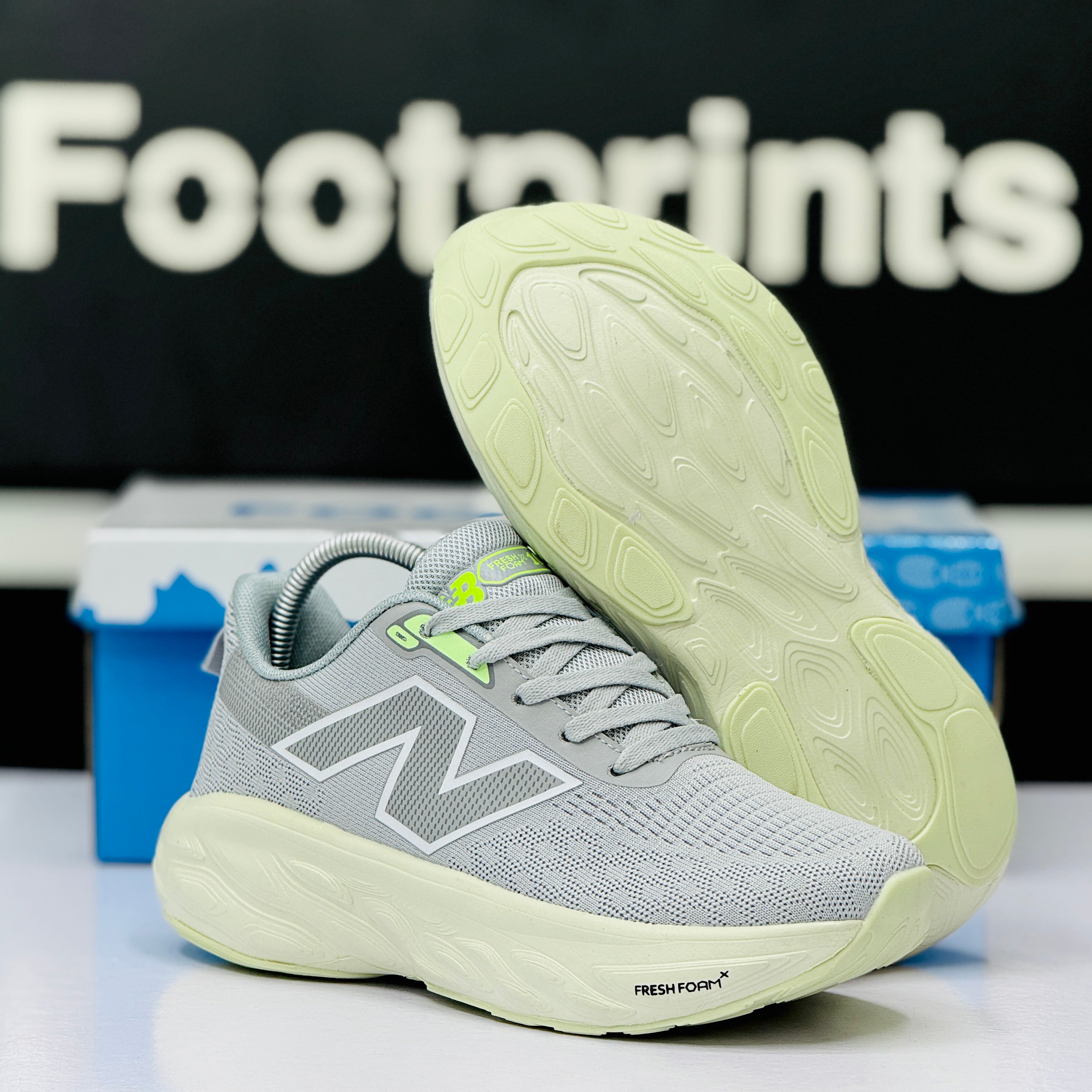 Model Code: 472 – Running Sneaker