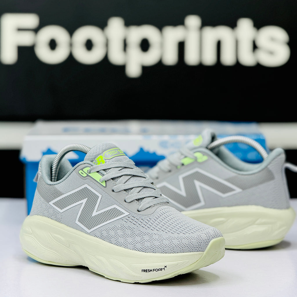 Model Code: 472 – Running Sneaker