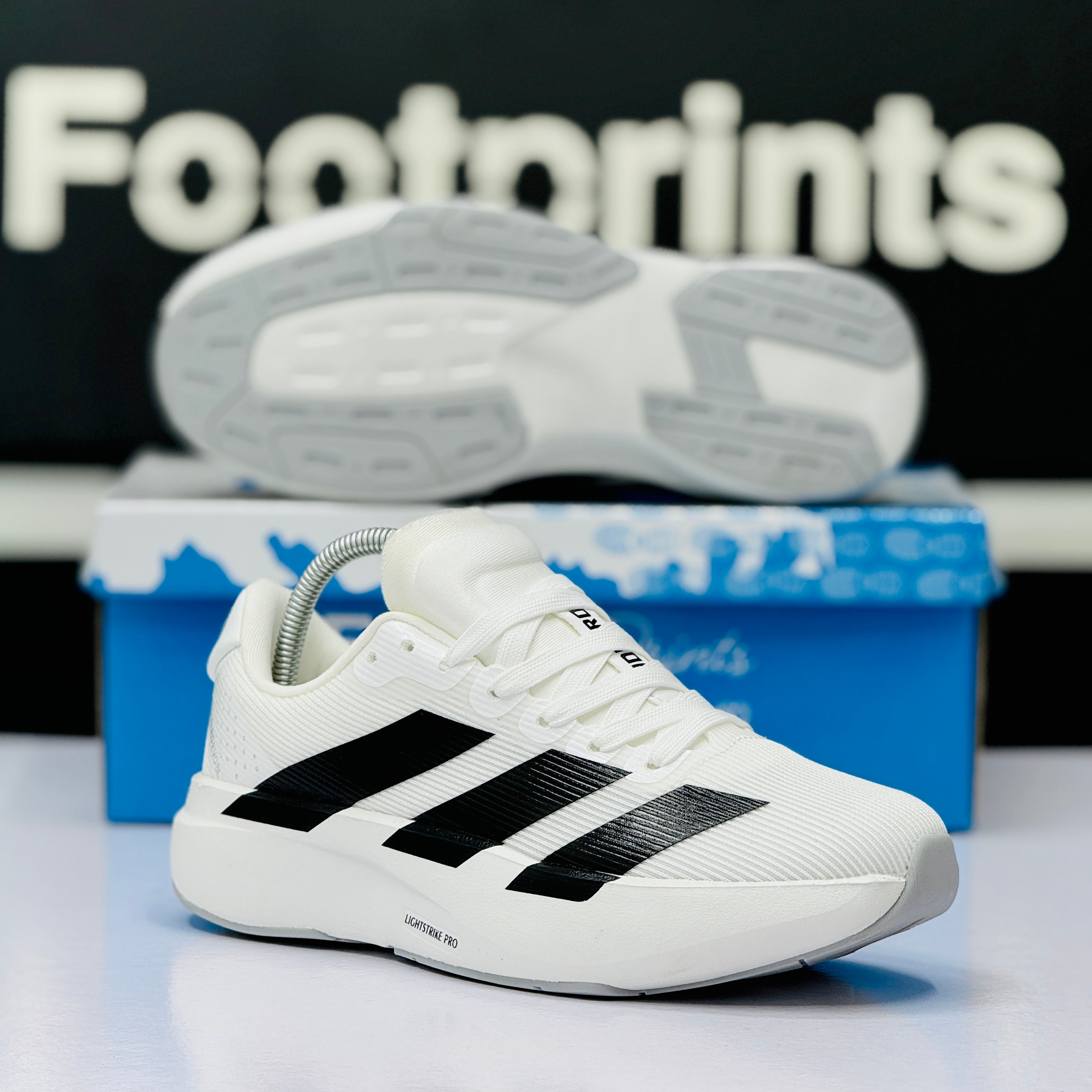 Model Code: 473 – Running Sneaker