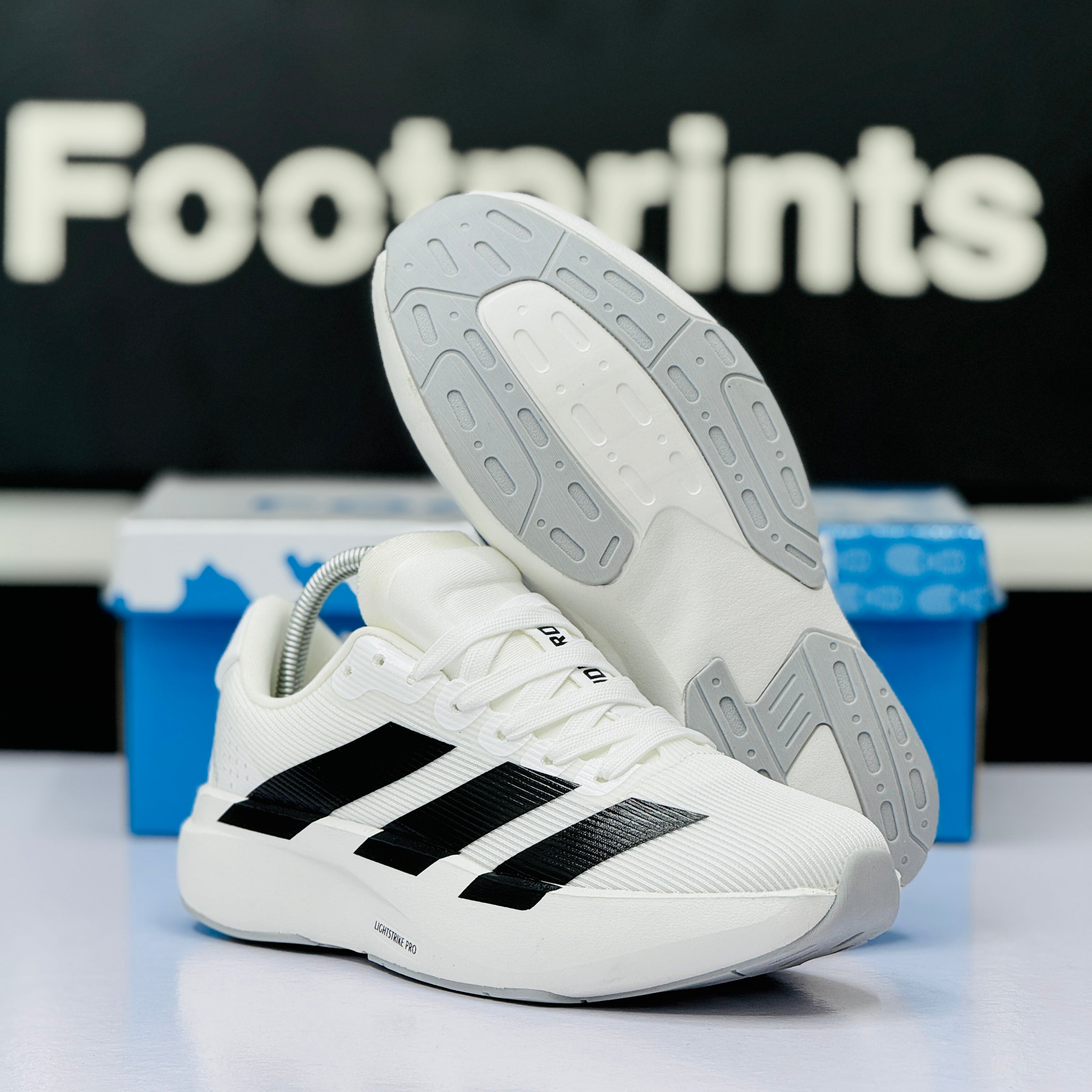 Model Code: 473 – Running Sneaker