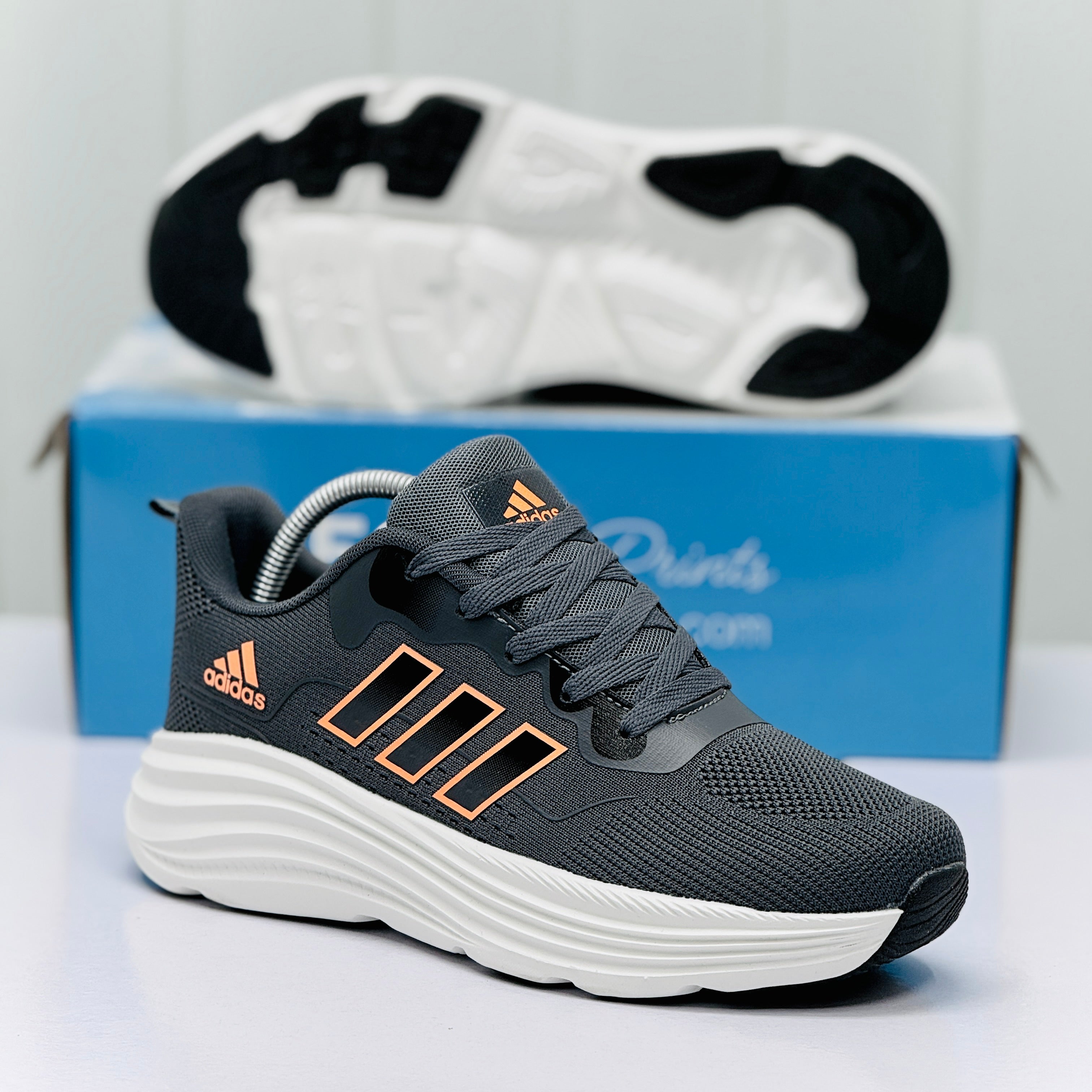 Model Code 480 – Running Sneaker