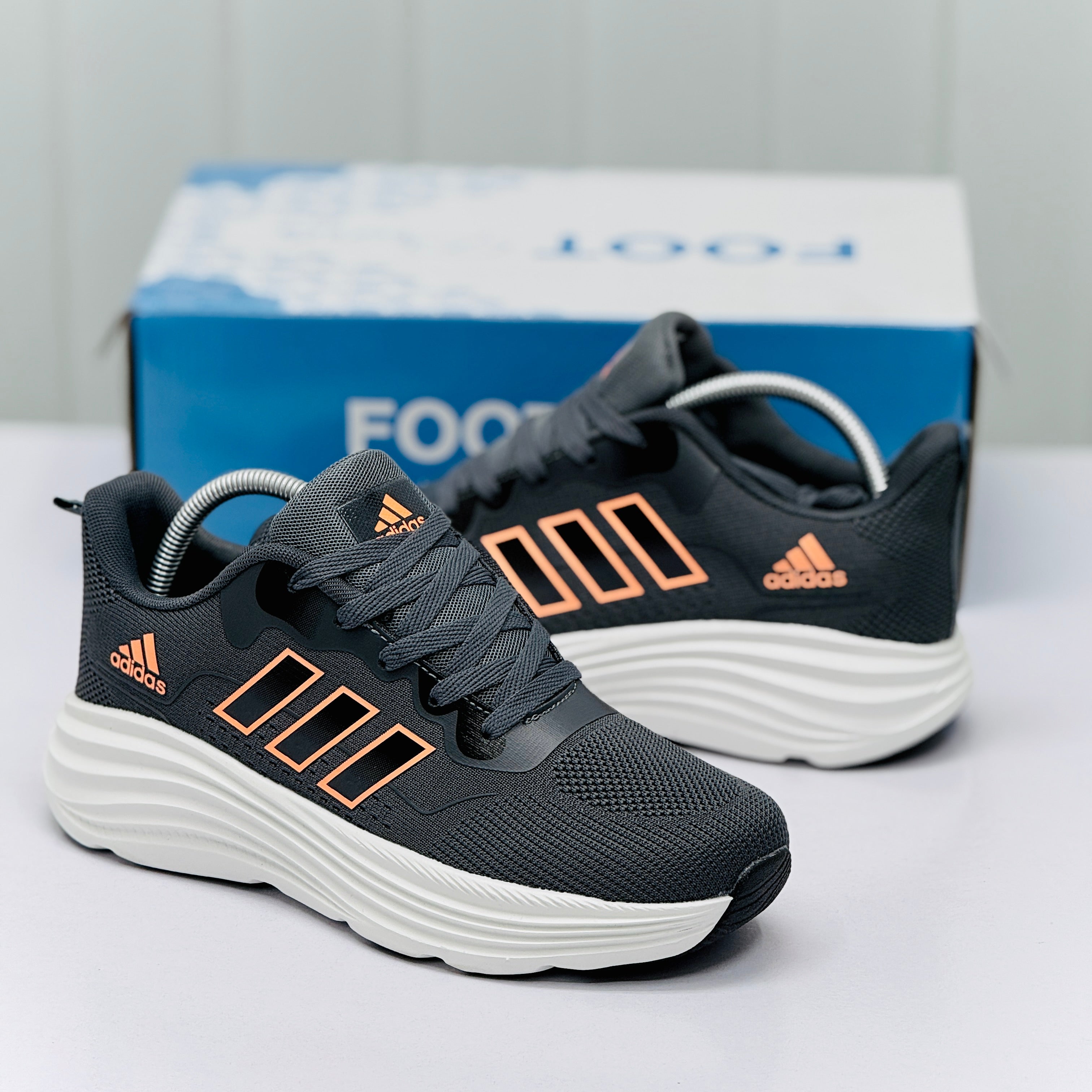 Model Code 480 – Running Sneaker