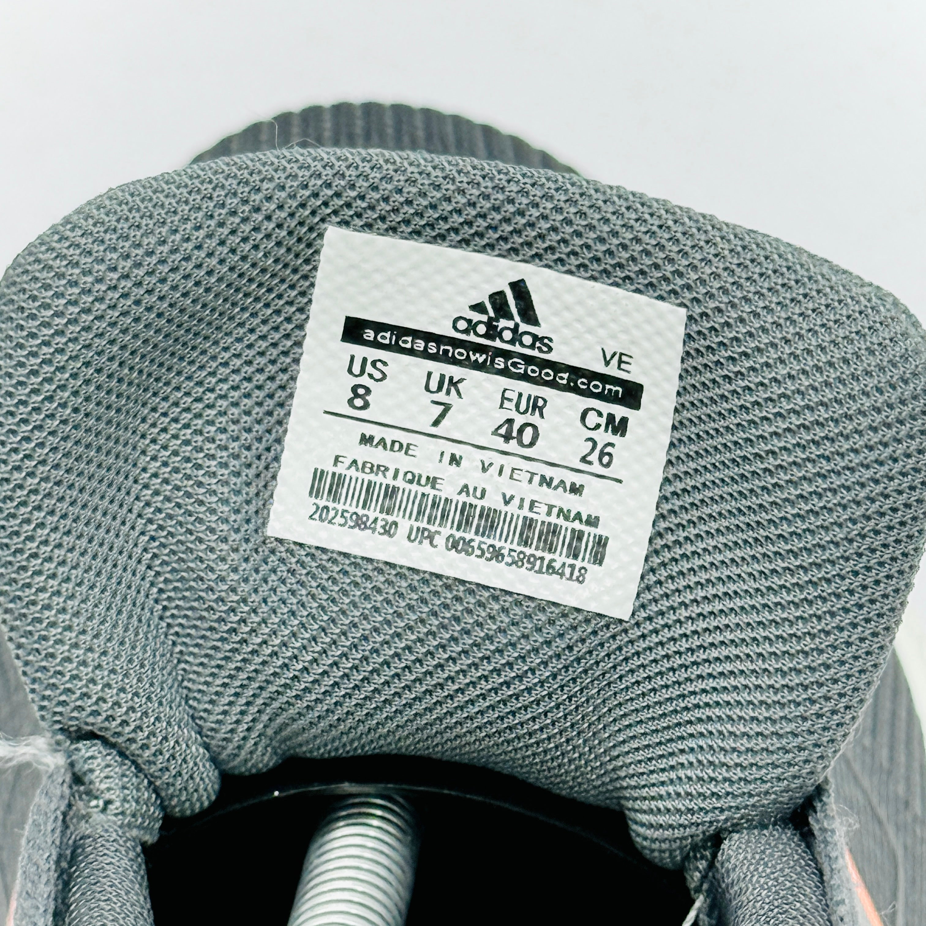Model Code 480 – Running Sneaker