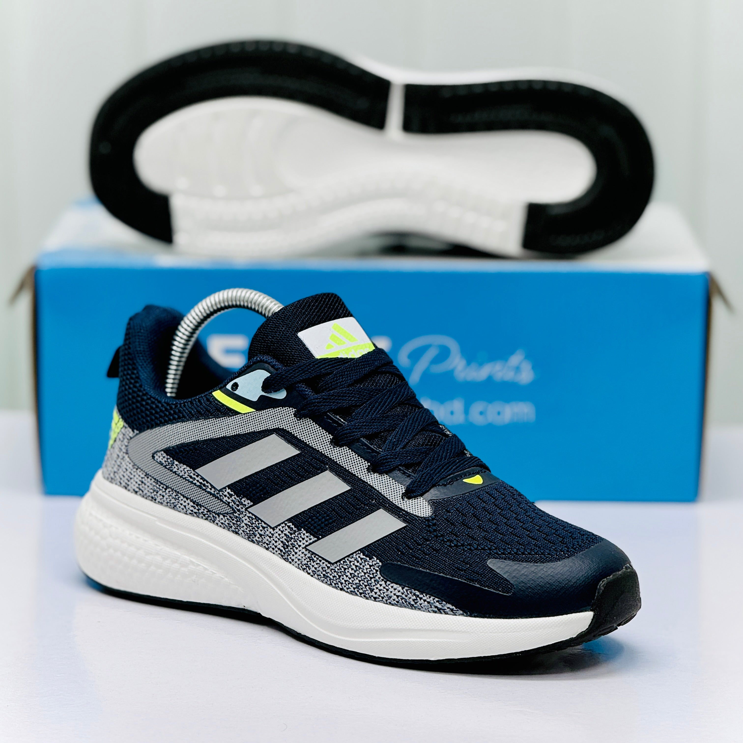 Model Code 482 – Running Sneaker