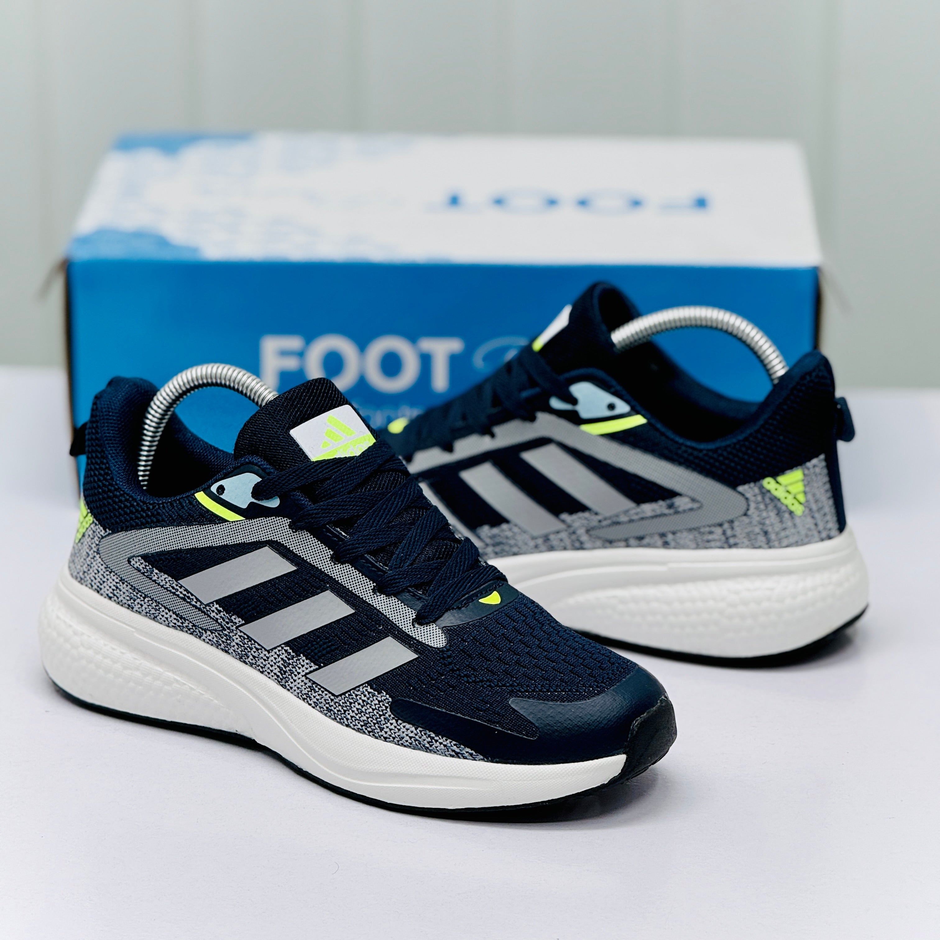 Model Code 482 – Running Sneaker