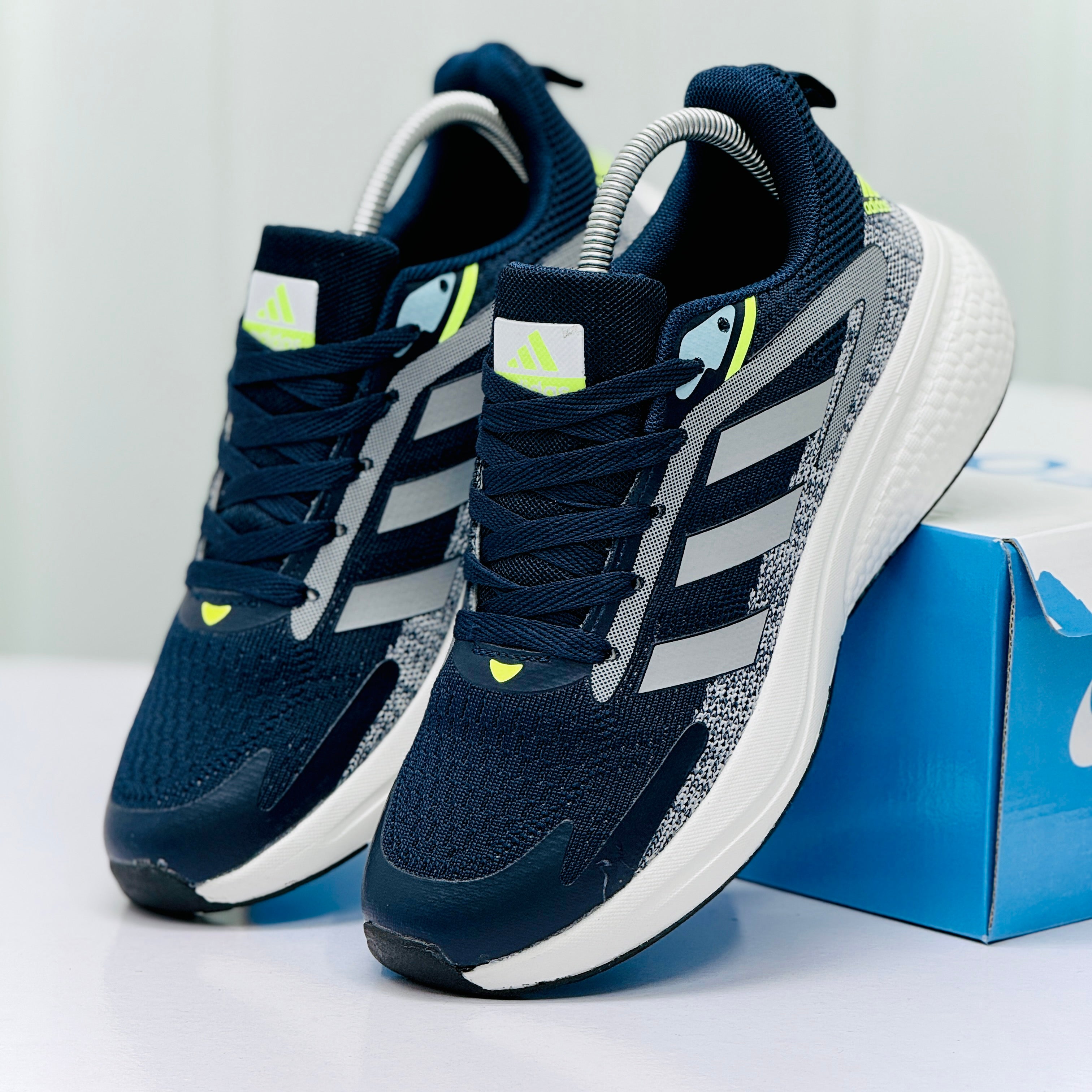 Model Code 482 – Running Sneaker