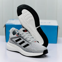 Model Code 483 – Running Sneaker