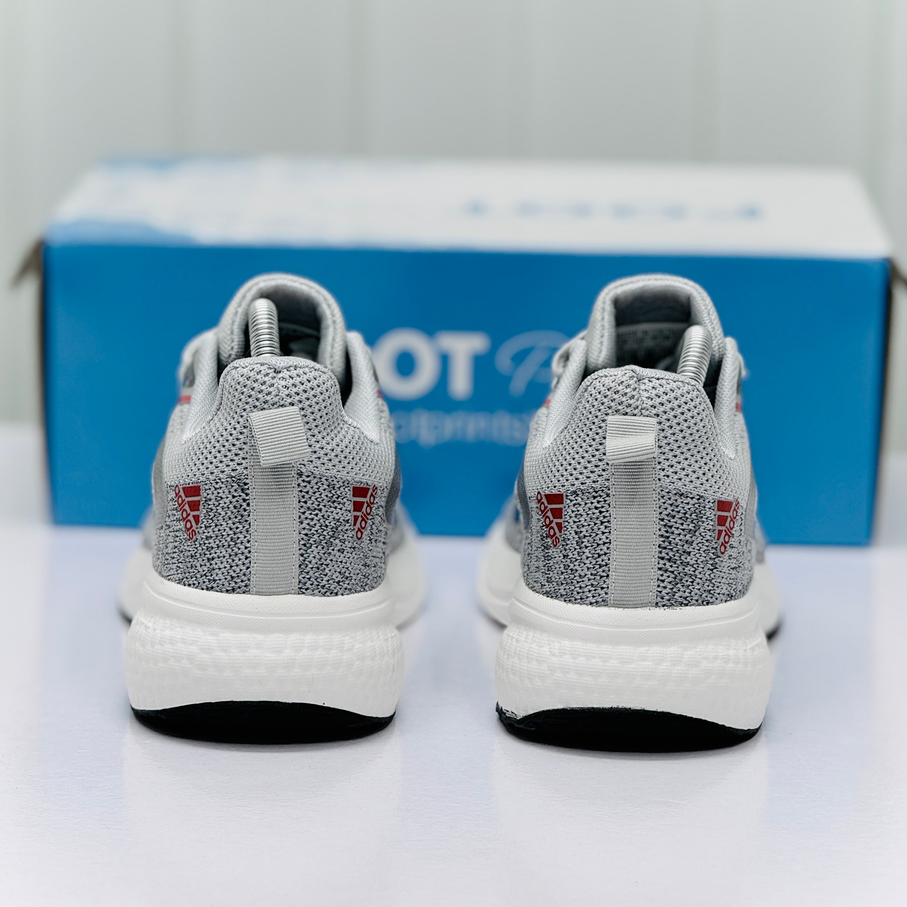 Model Code 483 – Running Sneaker
