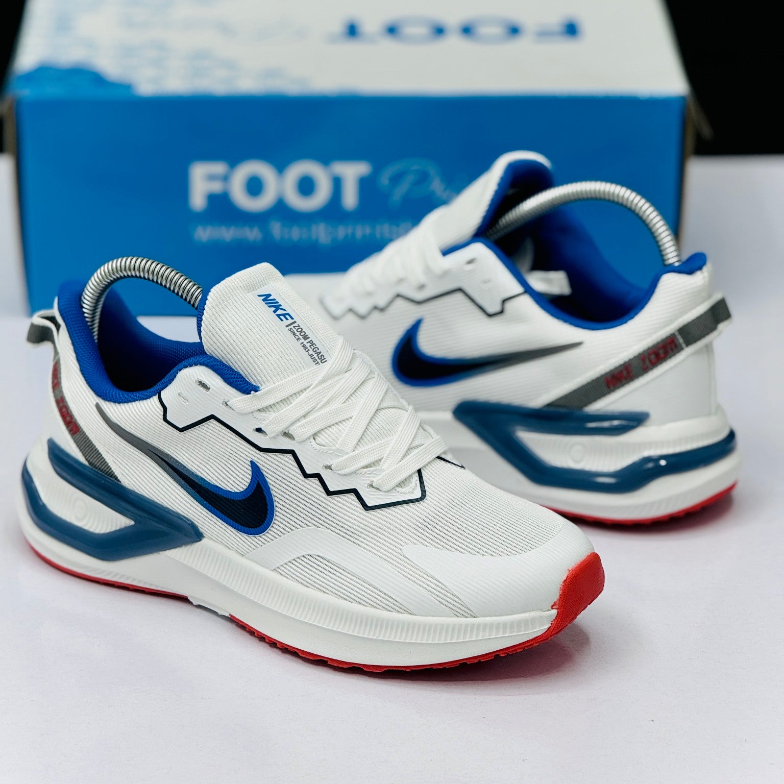 Model Code: 484 – Running Sneaker