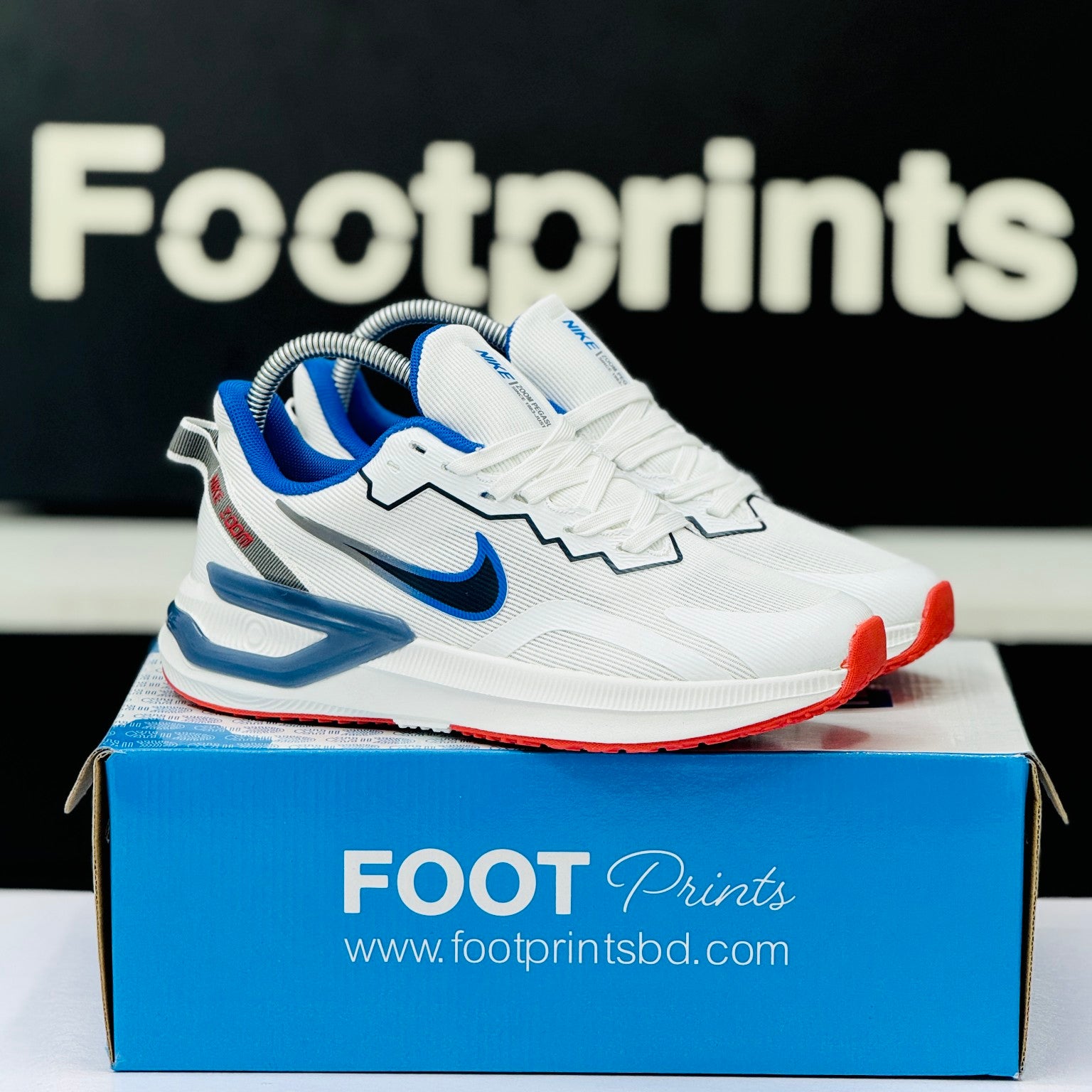 Model Code: 484 – Running Sneaker