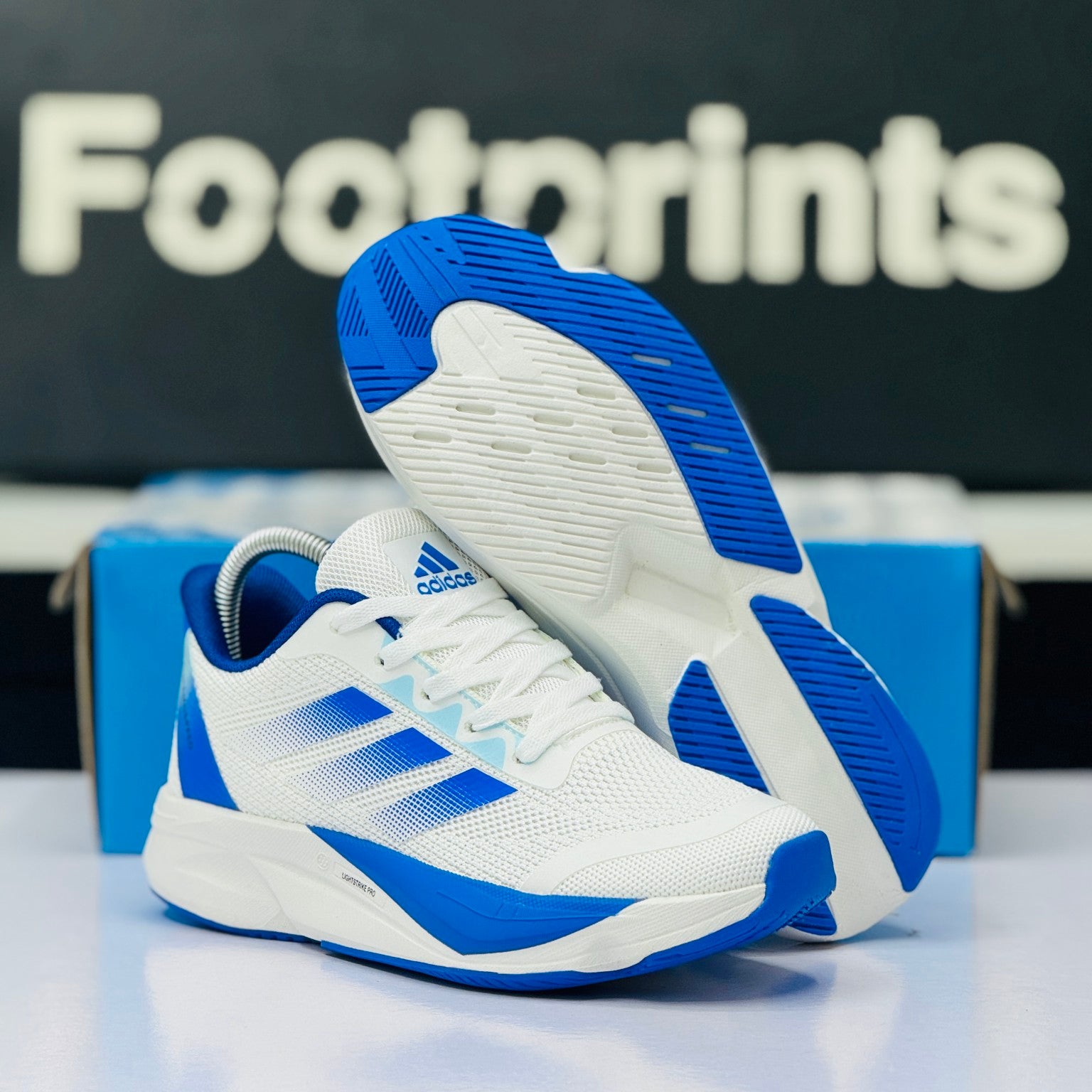 Model Code: 487 – Running Sneaker