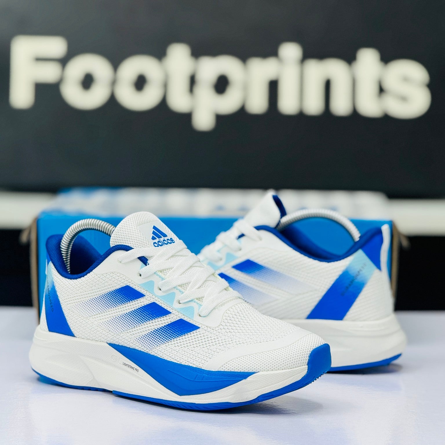 Model Code: 487 – Running Sneaker