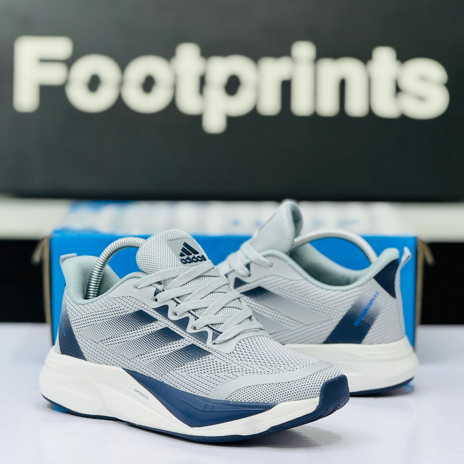 Model Code: 488 – Running Sneaker