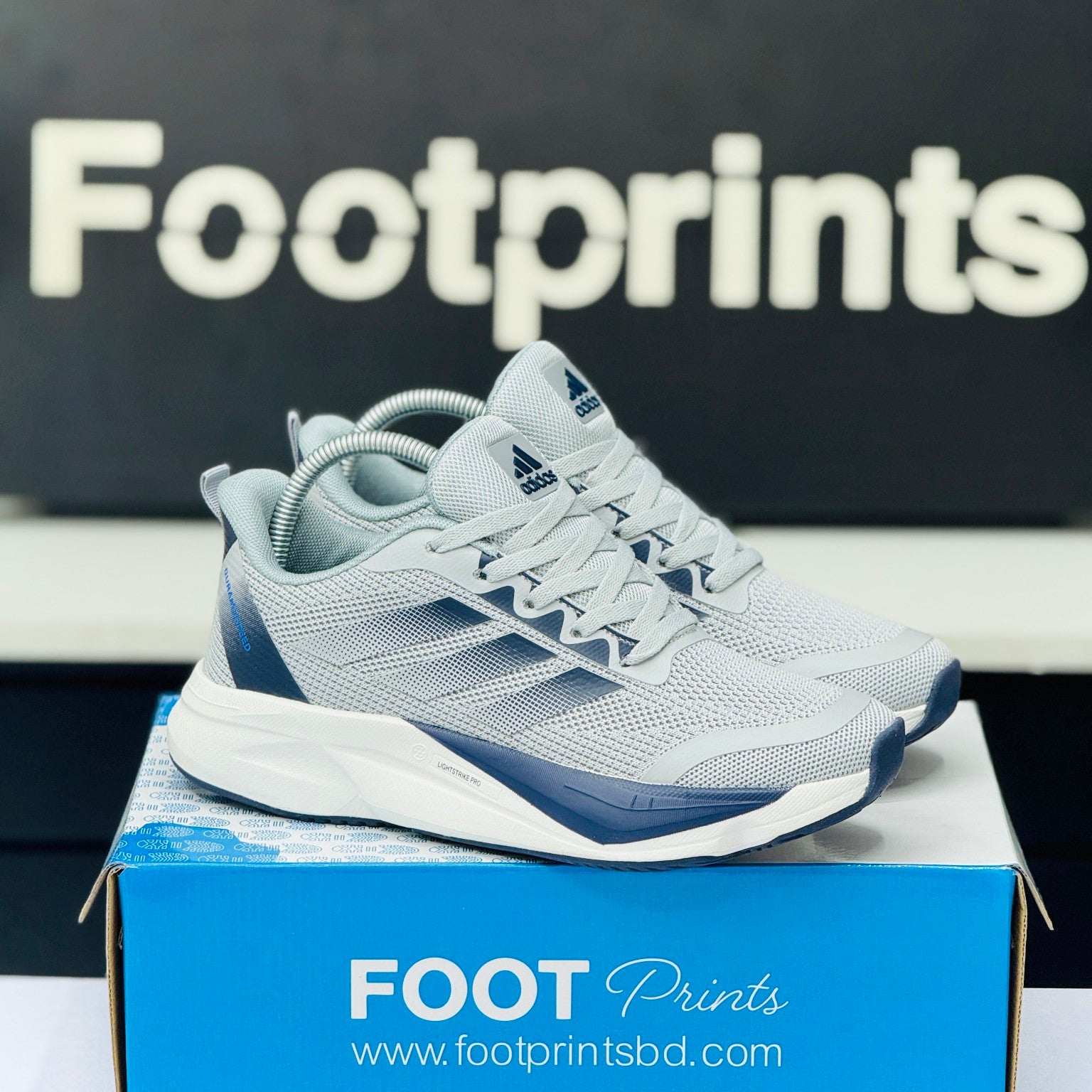 Model Code: 488 – Running Sneaker