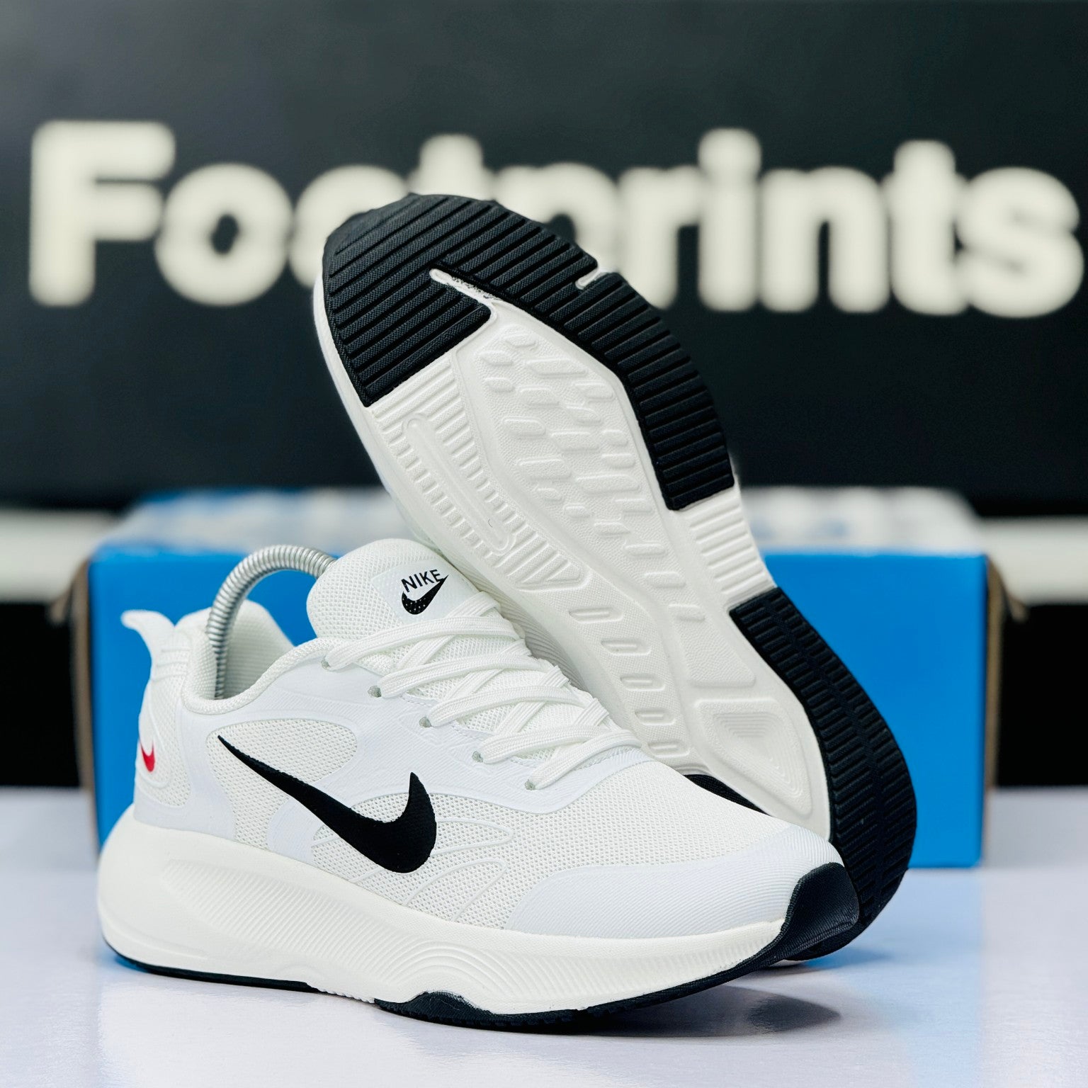 Model Code: 489 – Running Sneaker