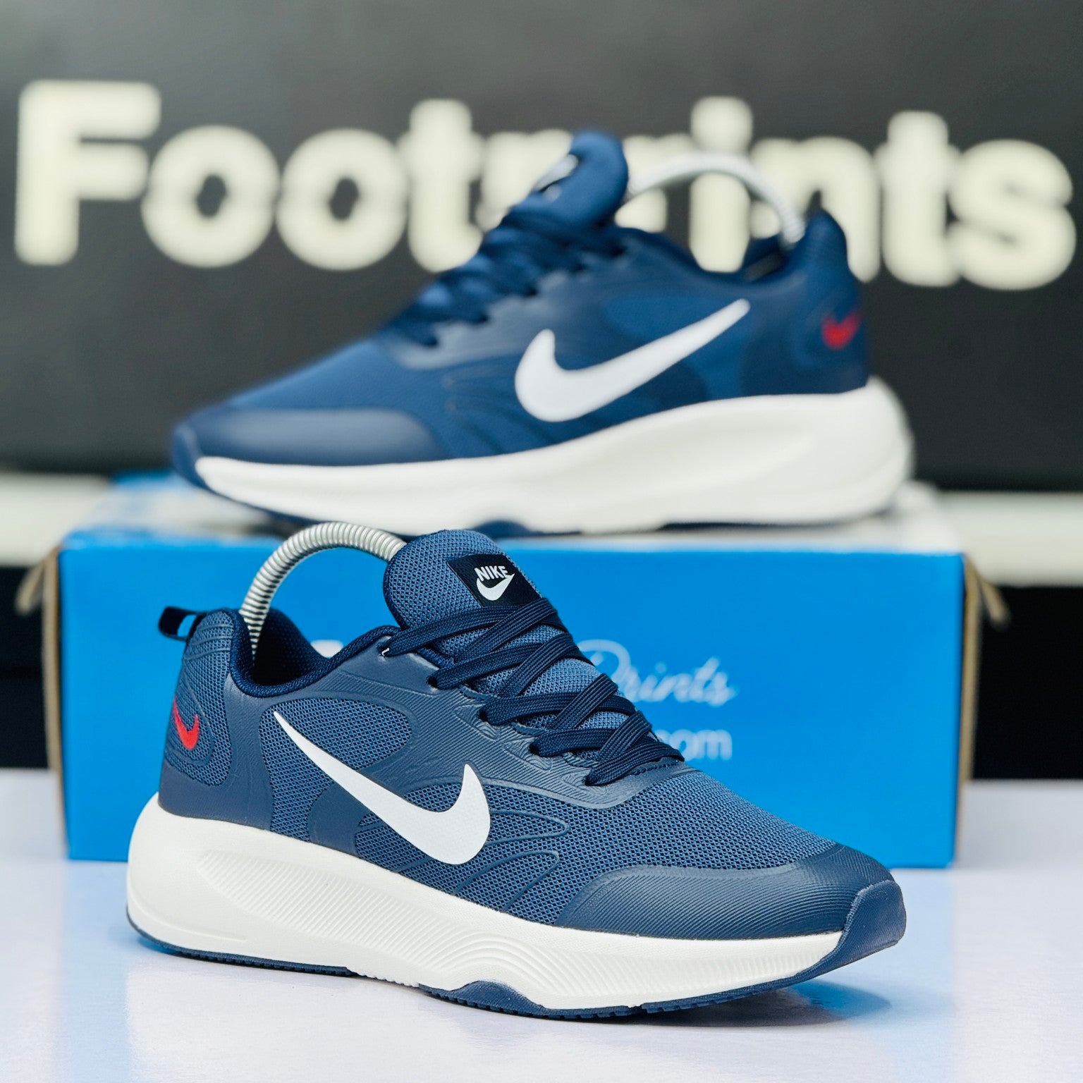 Model Code: 490 – Running Sneaker – Footprints