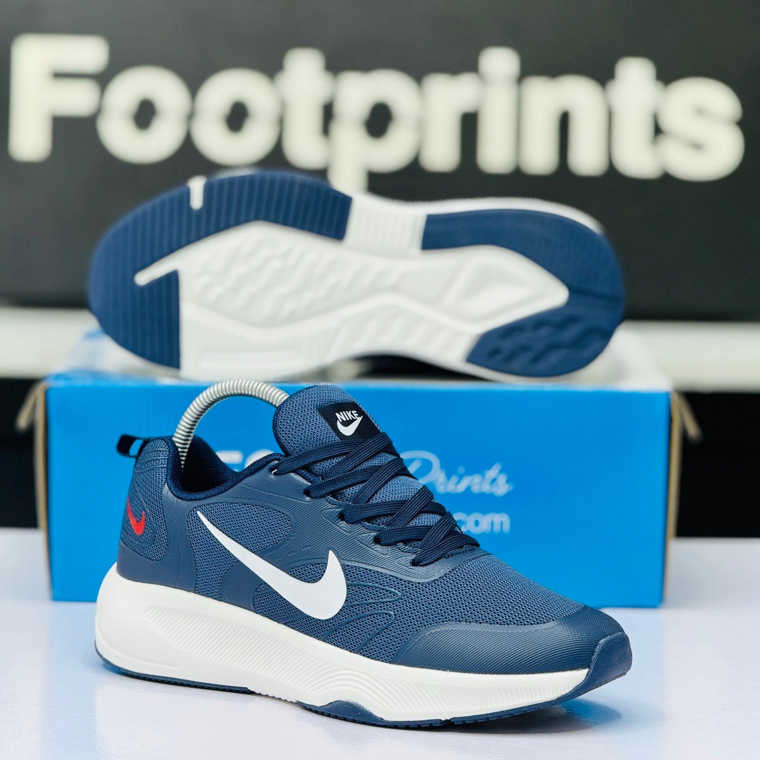 Model Code: 490 – Running Sneaker