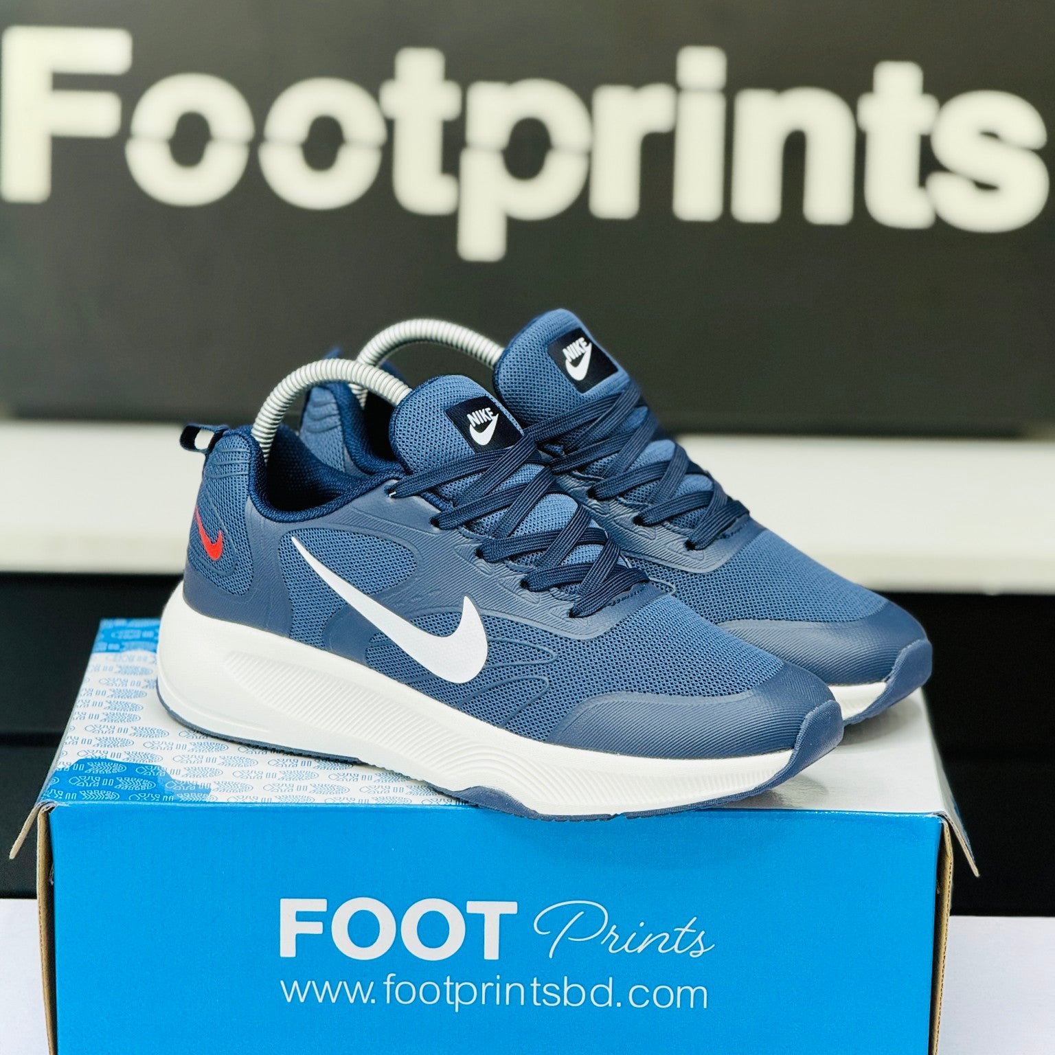 Model Code: 490 – Running Sneaker