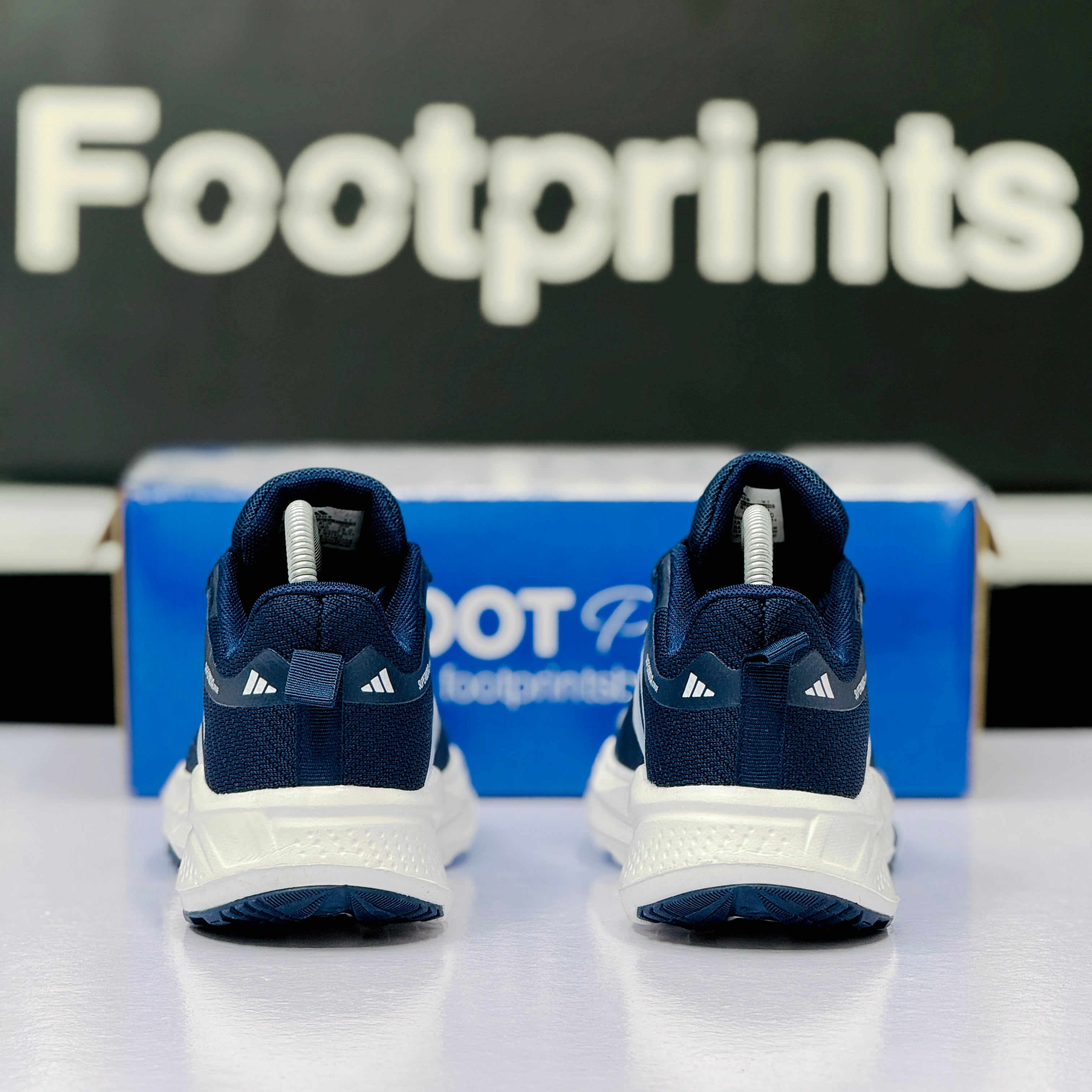 Model Code: 518 – Running Sneaker