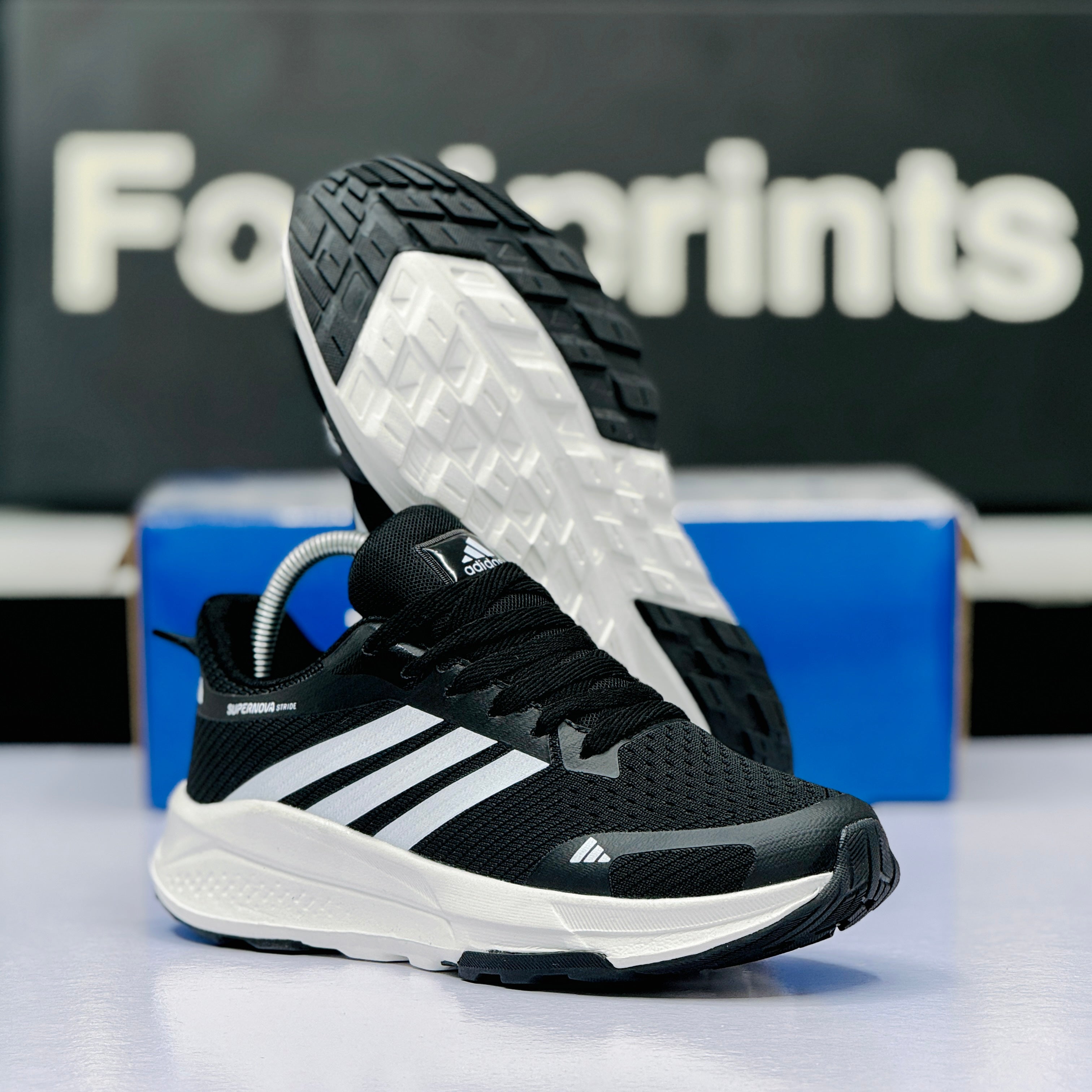 Model Code: 519 – Running Sneaker