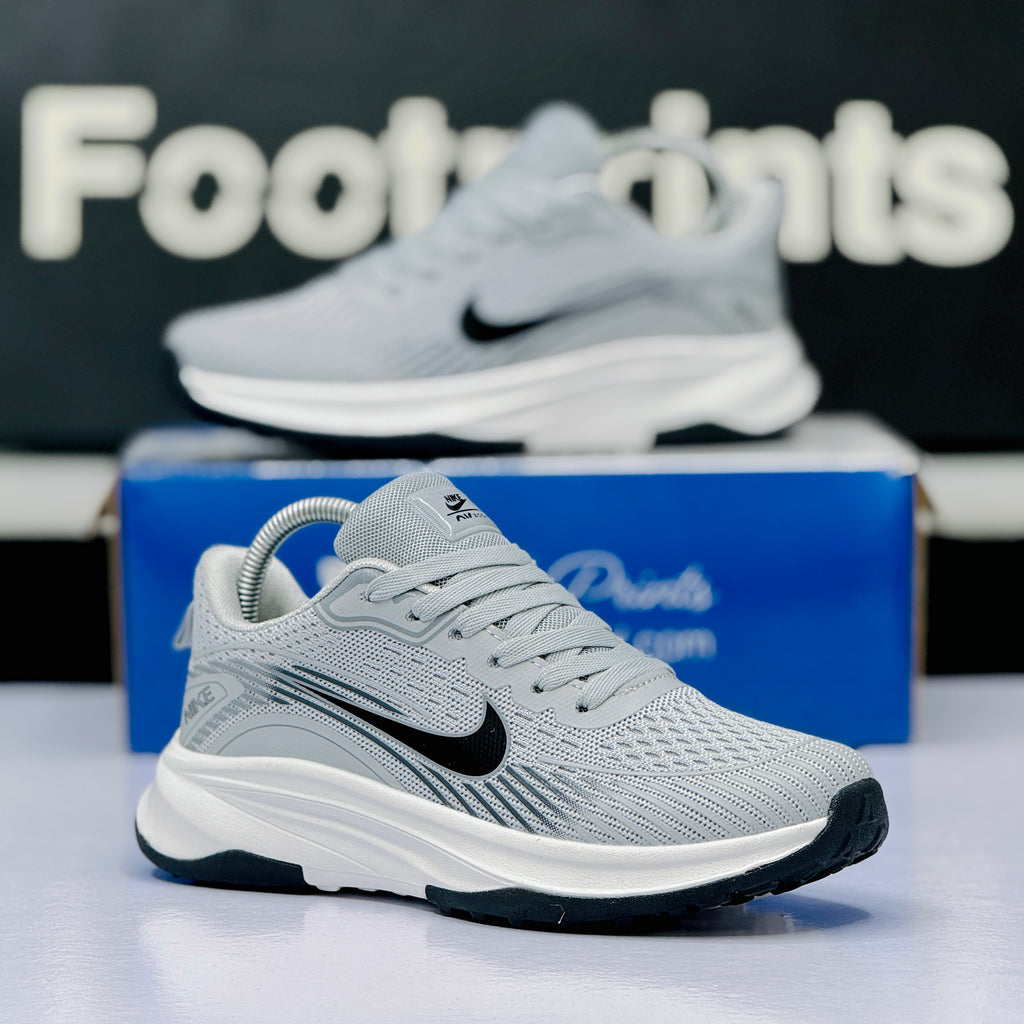 Model Code: 521 – Running Sneaker