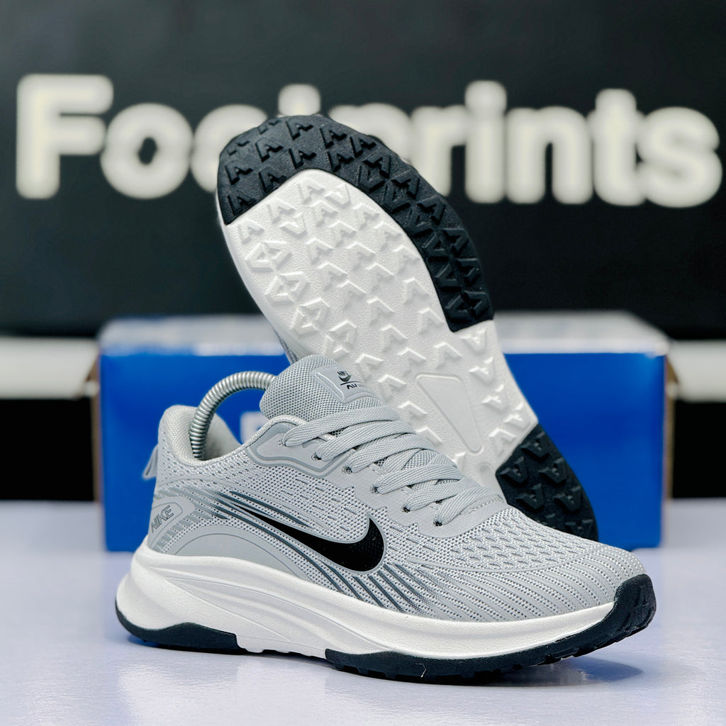 Model Code: 521 – Running Sneaker
