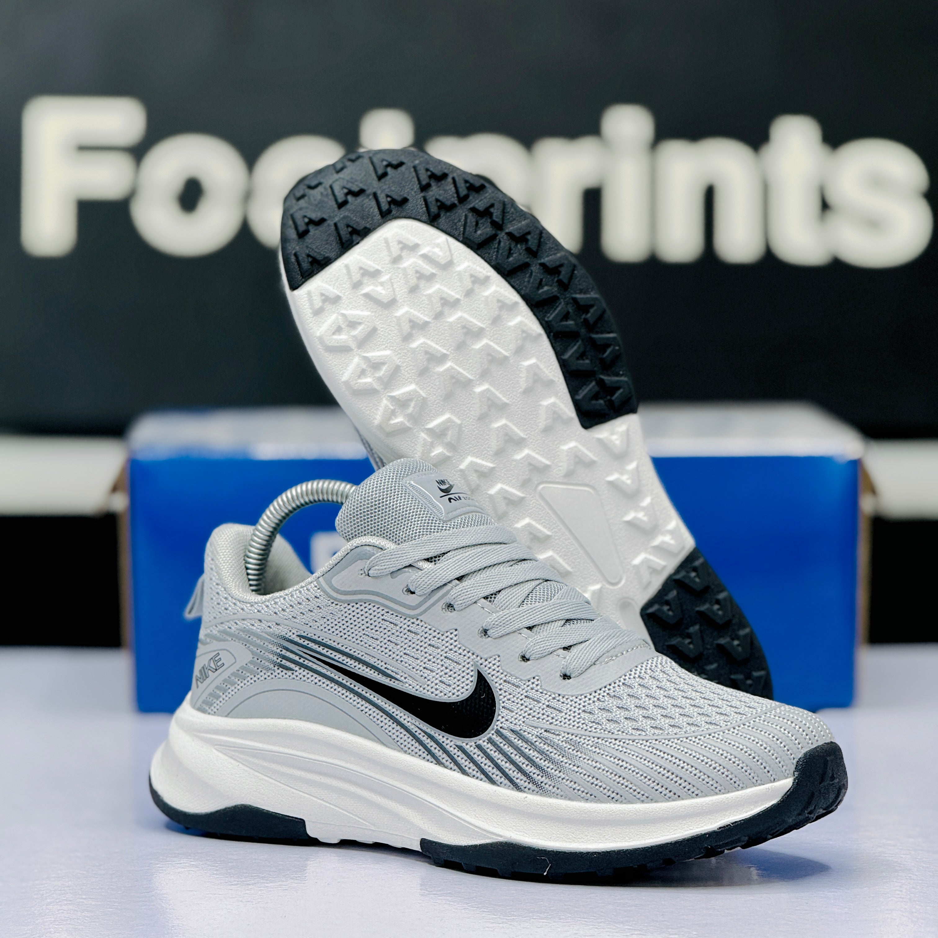 Model Code: 521 – Running Sneaker