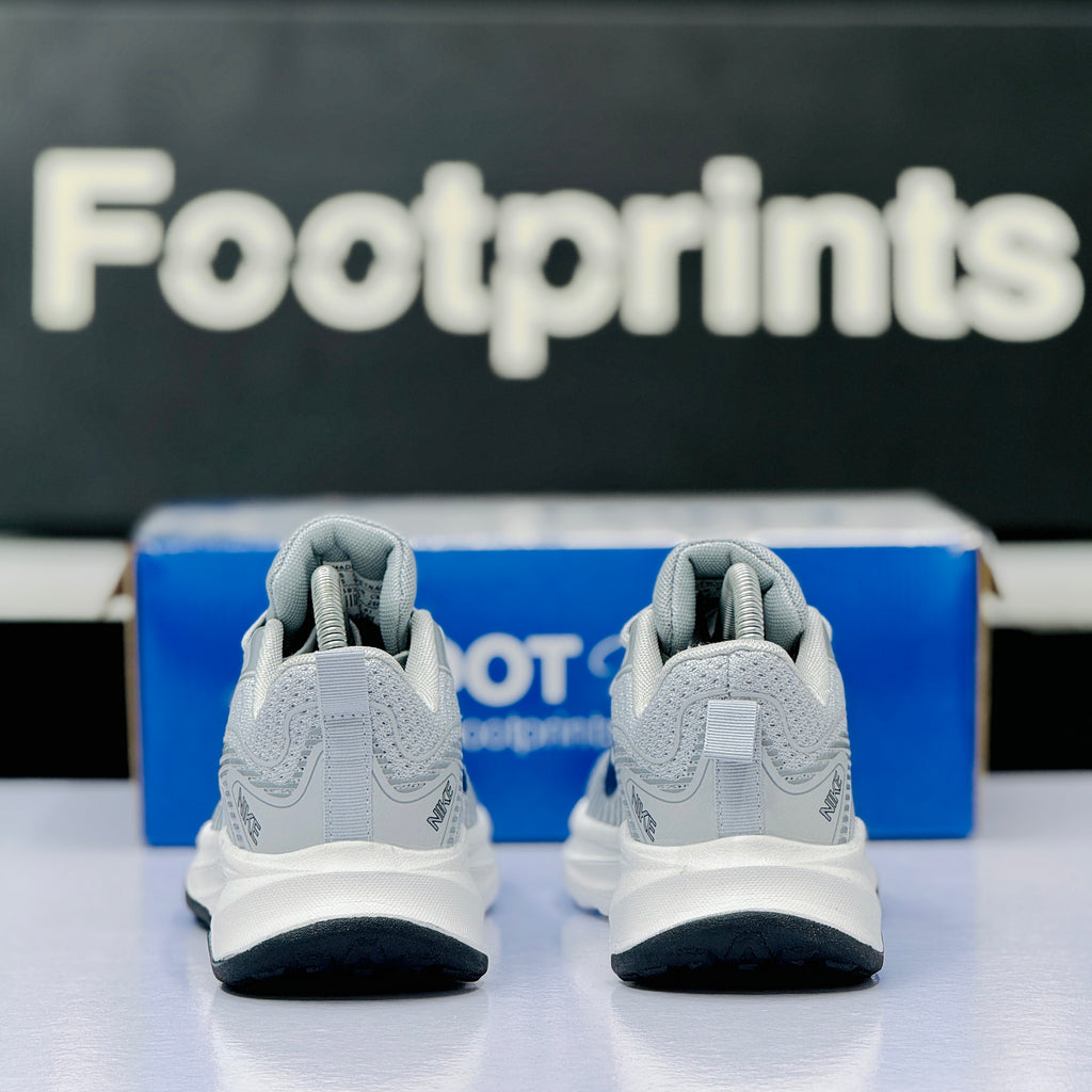 Model Code: 521 – Running Sneaker