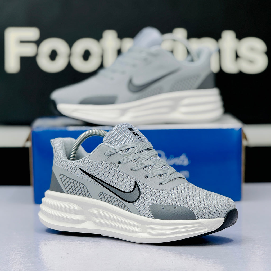 Model Code: 525 – Running Sneaker