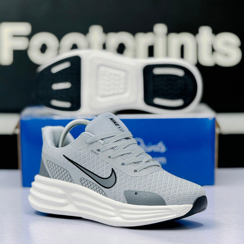 Model Code: 525 – Running Sneaker