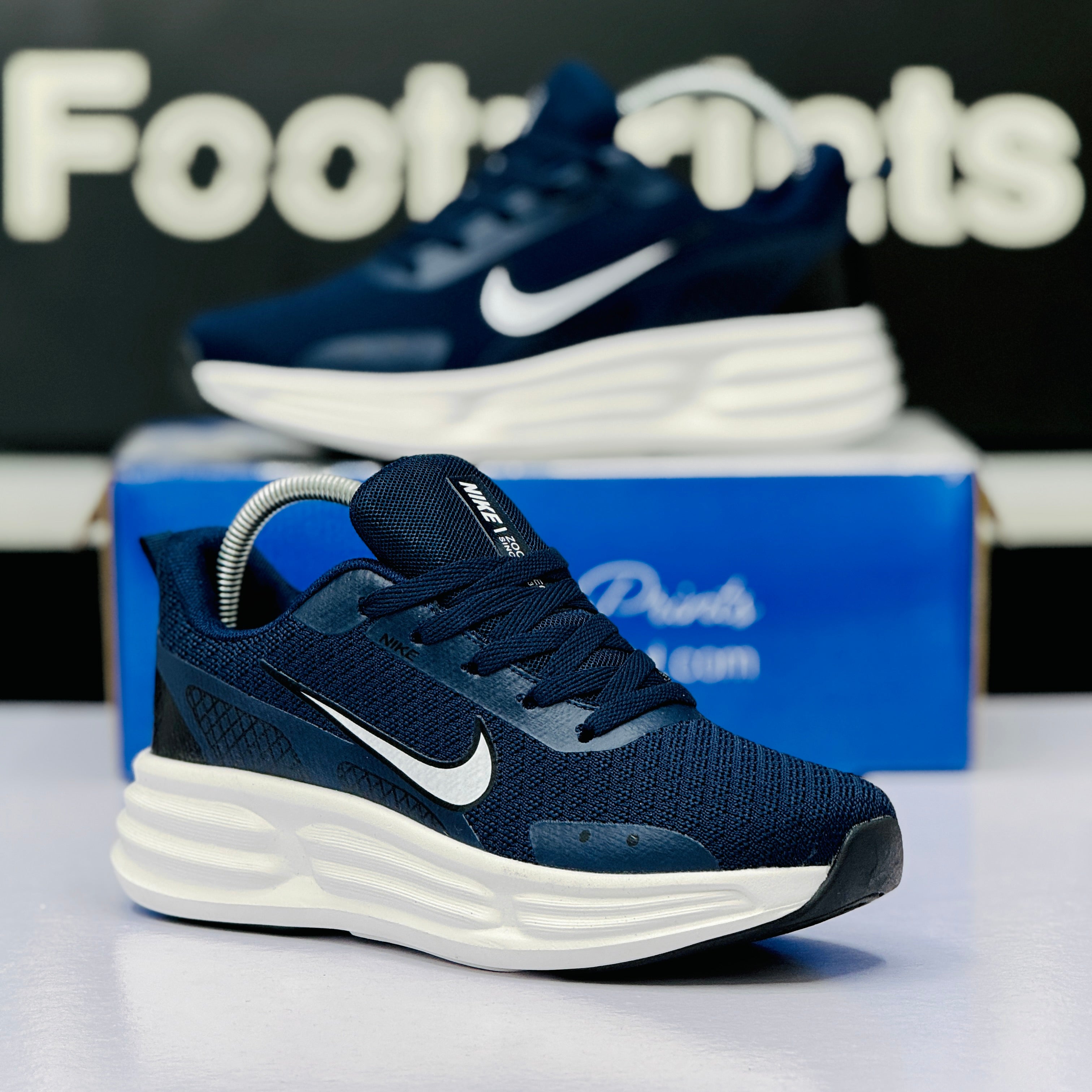 Model Code: 526 – Running Sneaker