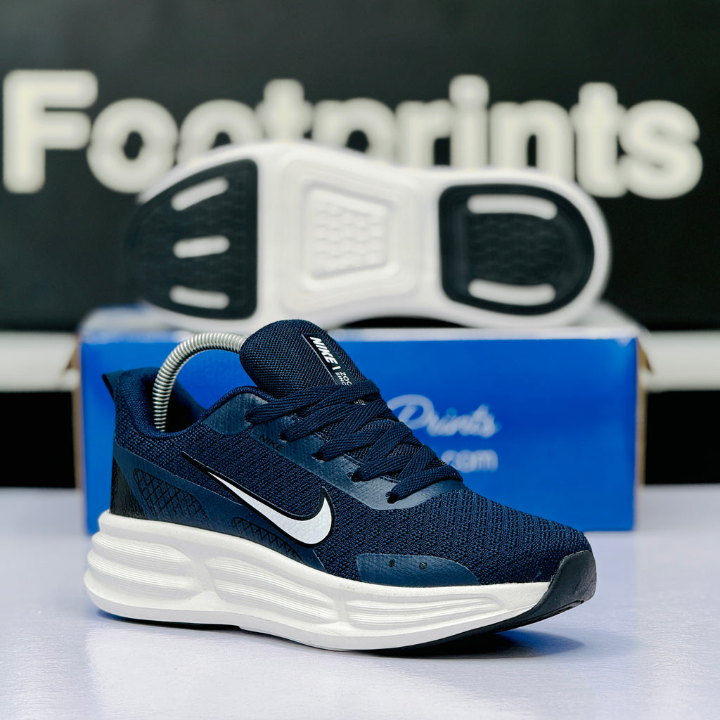 Model Code: 526 – Running Sneaker