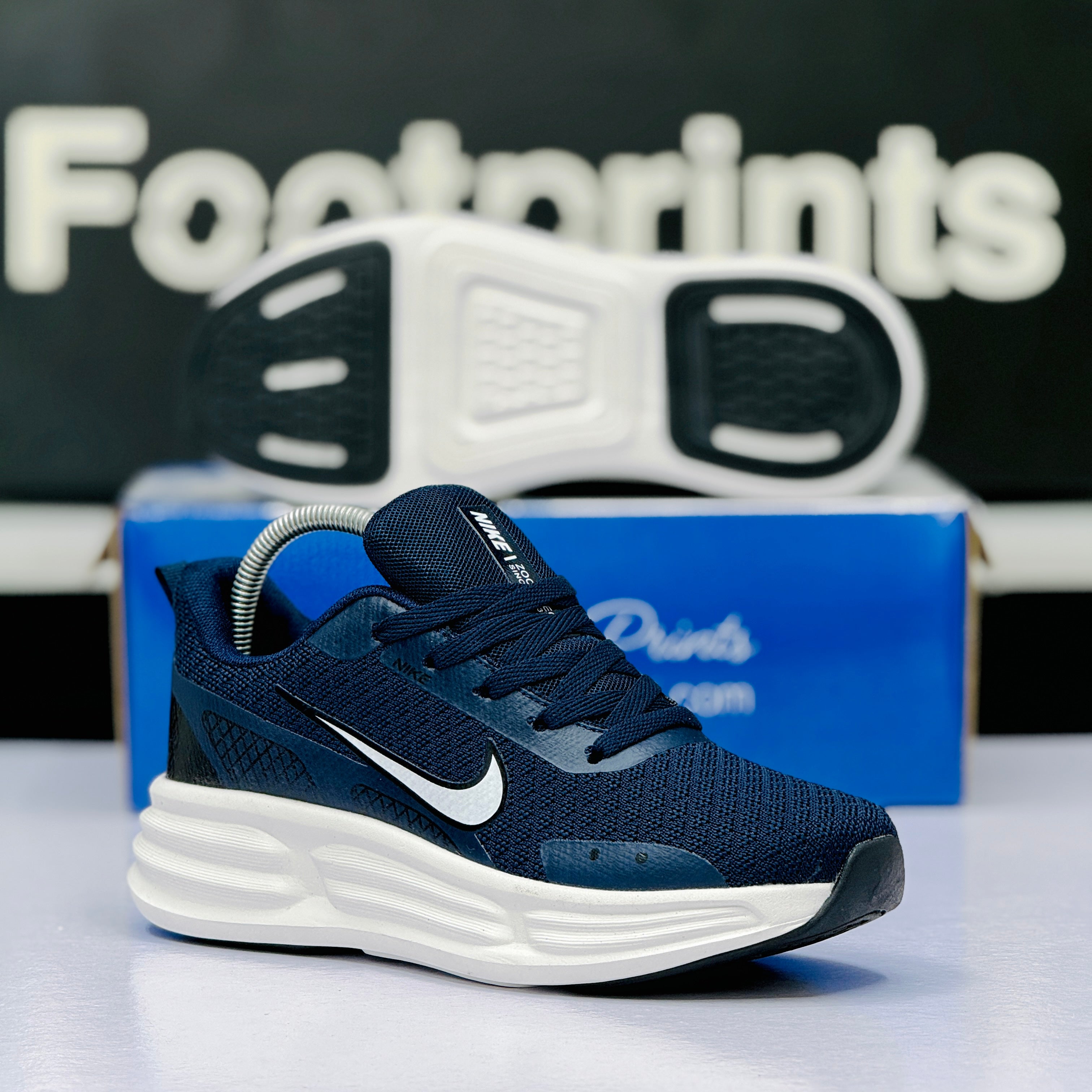 Model Code: 526 – Running Sneaker