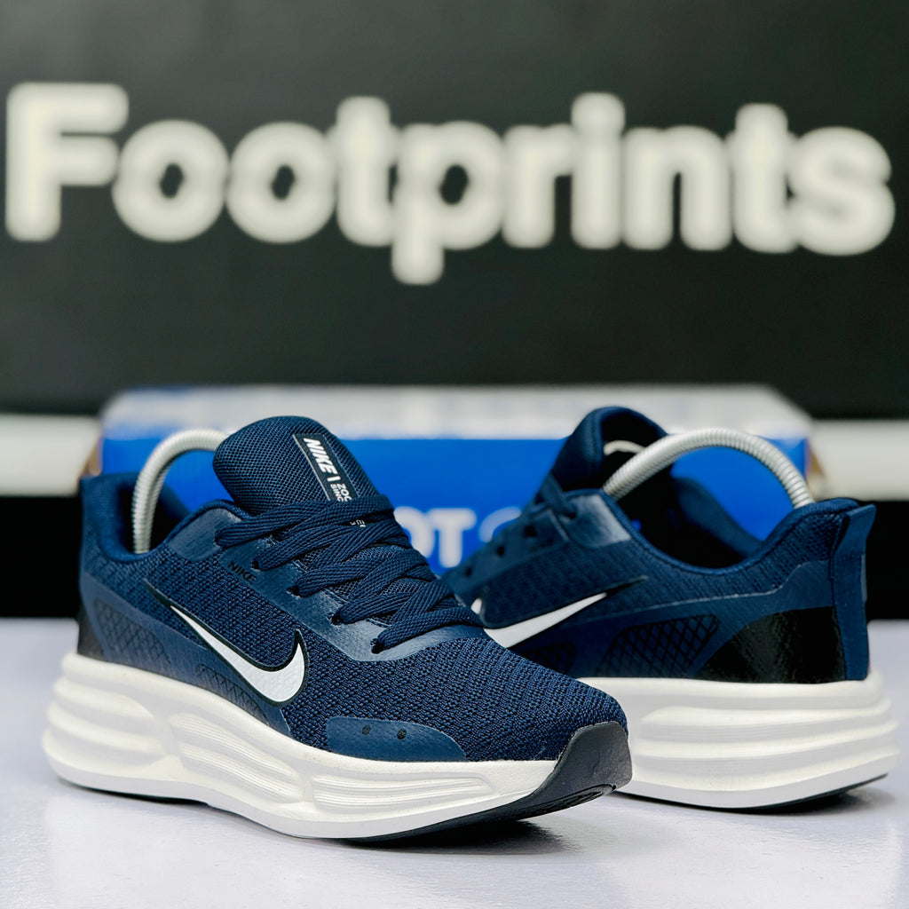 Model Code: 526 – Running Sneaker