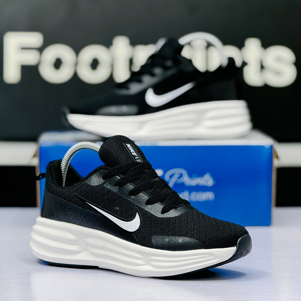 Model Code: 527 – Running Sneaker