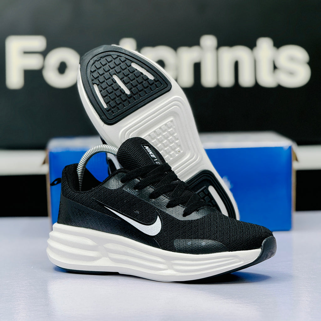 Model Code: 527 – Running Sneaker