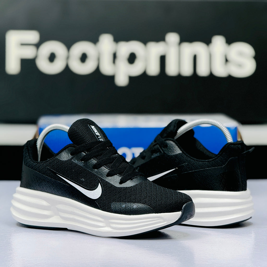 Model Code: 527 – Running Sneaker