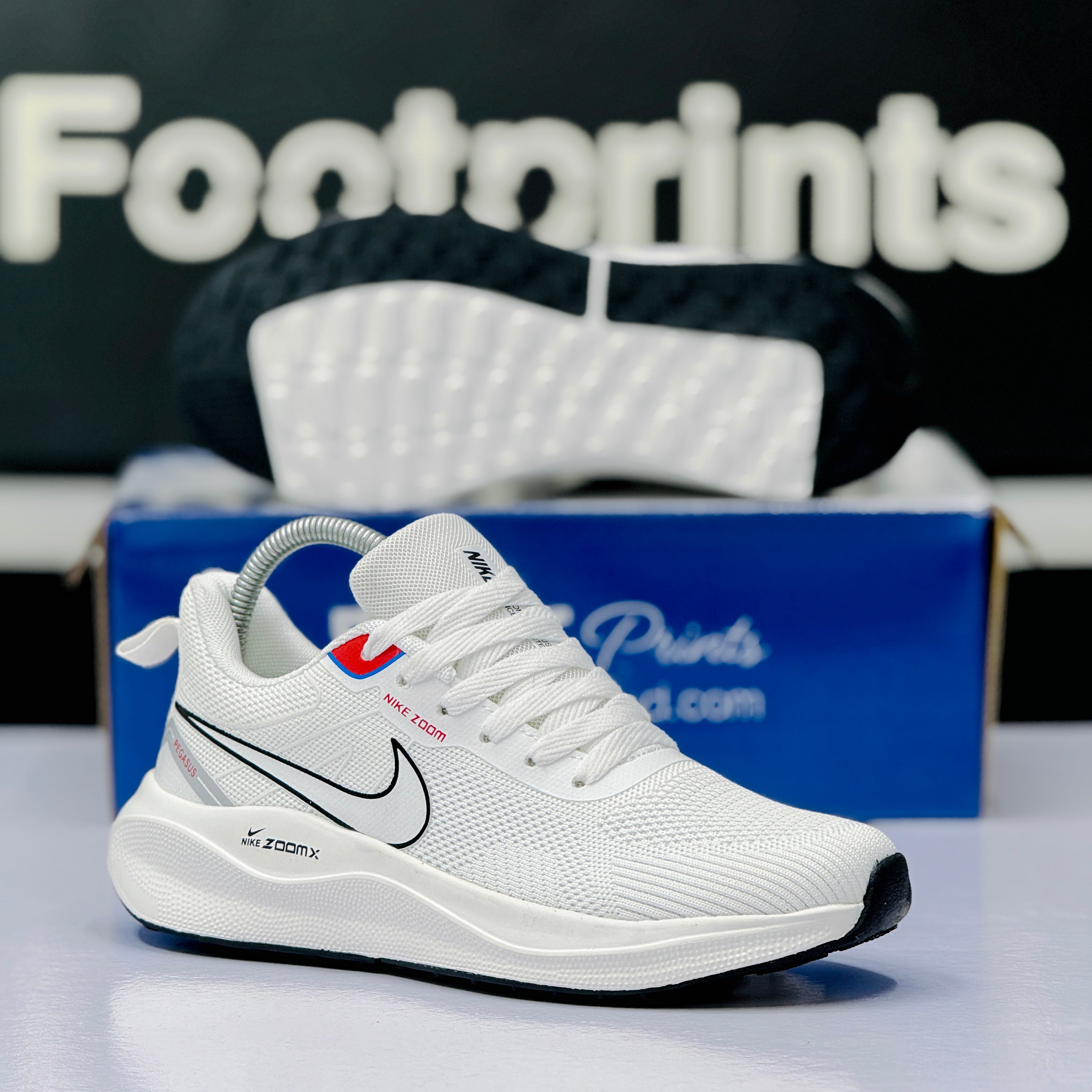 Model Code: 528 – Running Sneaker