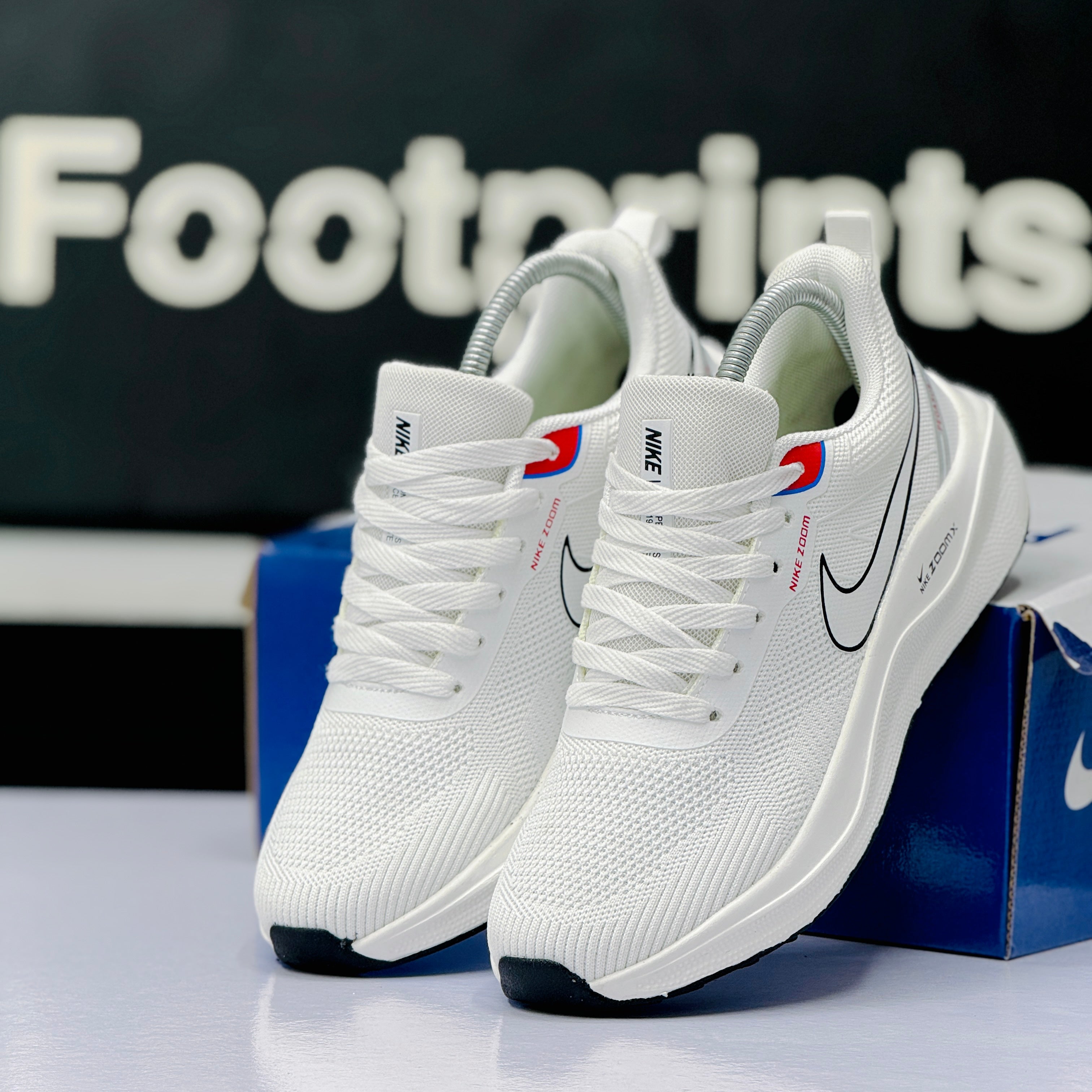 Model Code: 528 – Running Sneaker