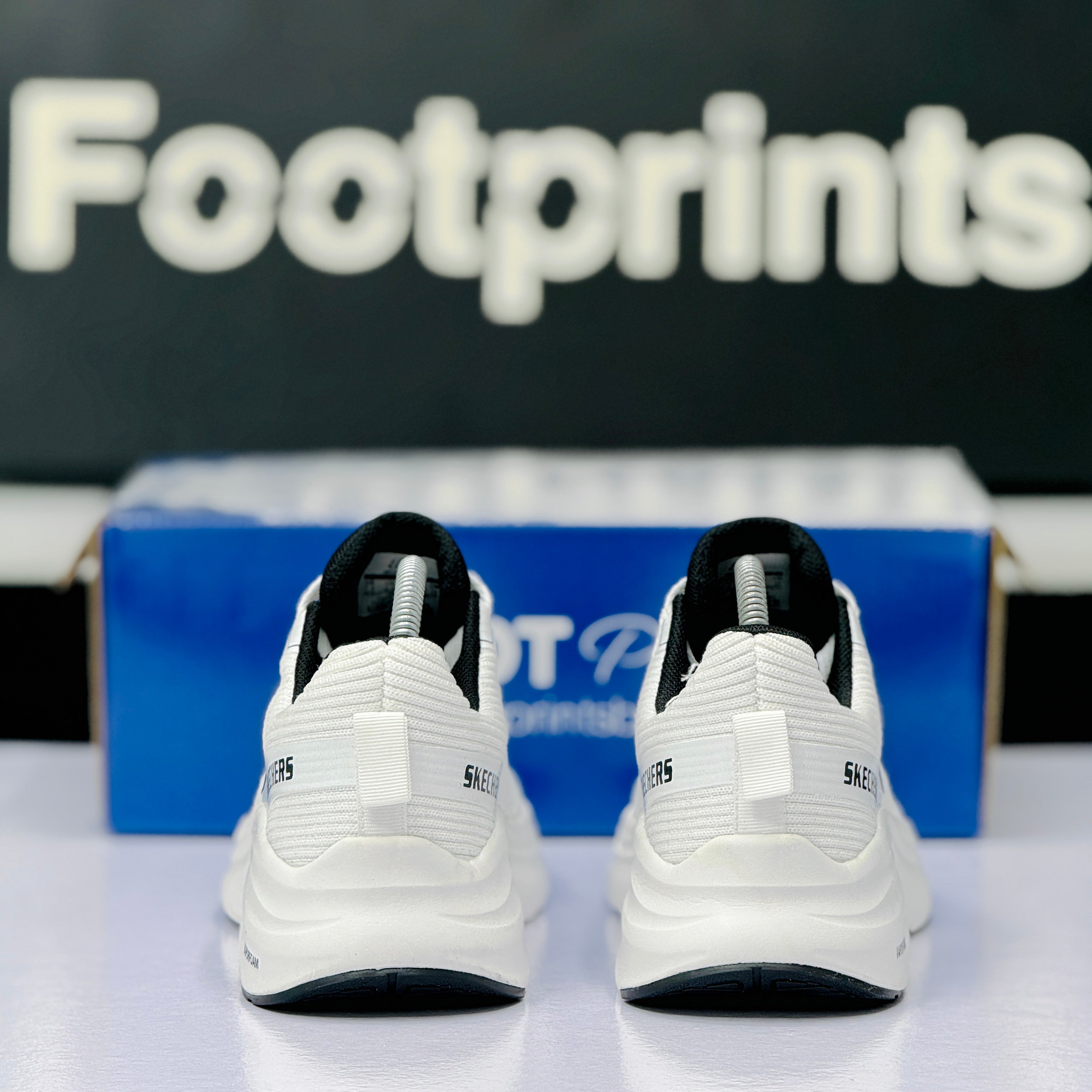 Model Code: 532 – Running Sneaker