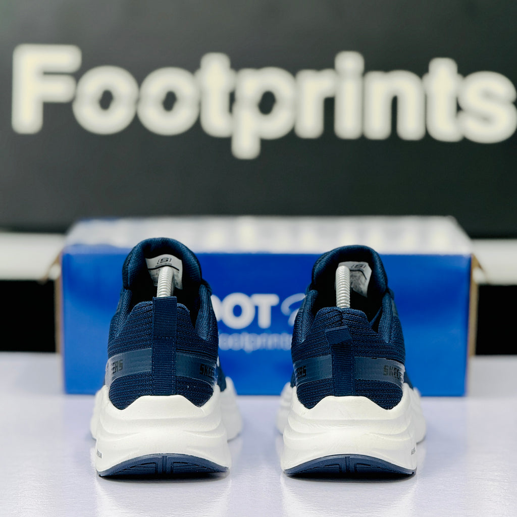 Model Code: 533 – Running Sneaker