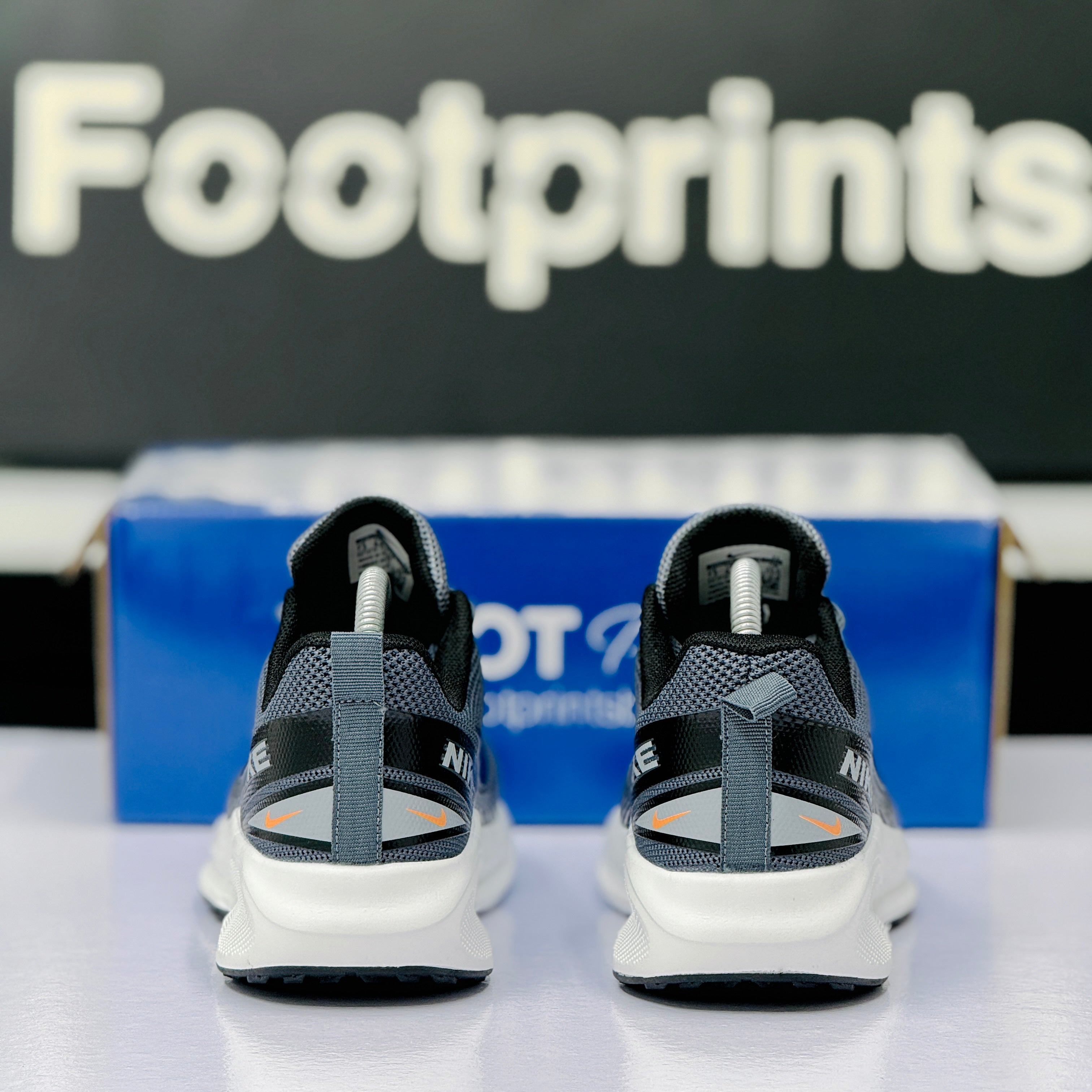 Model Code: 537 – Running Sneaker