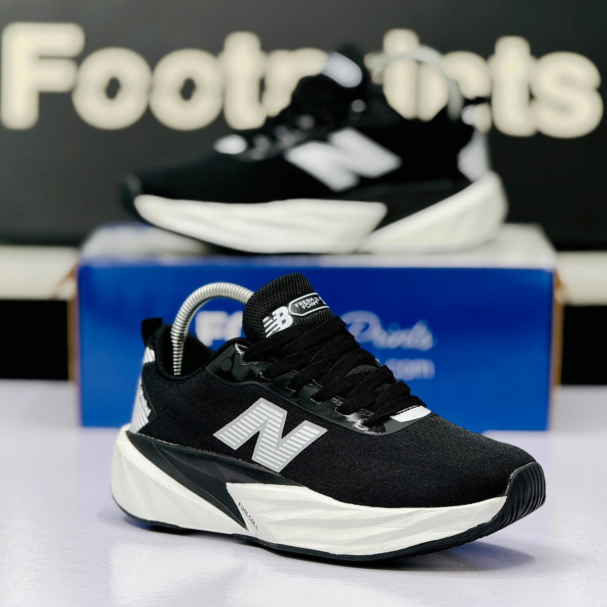 Model Code: 546 – Running Sneaker